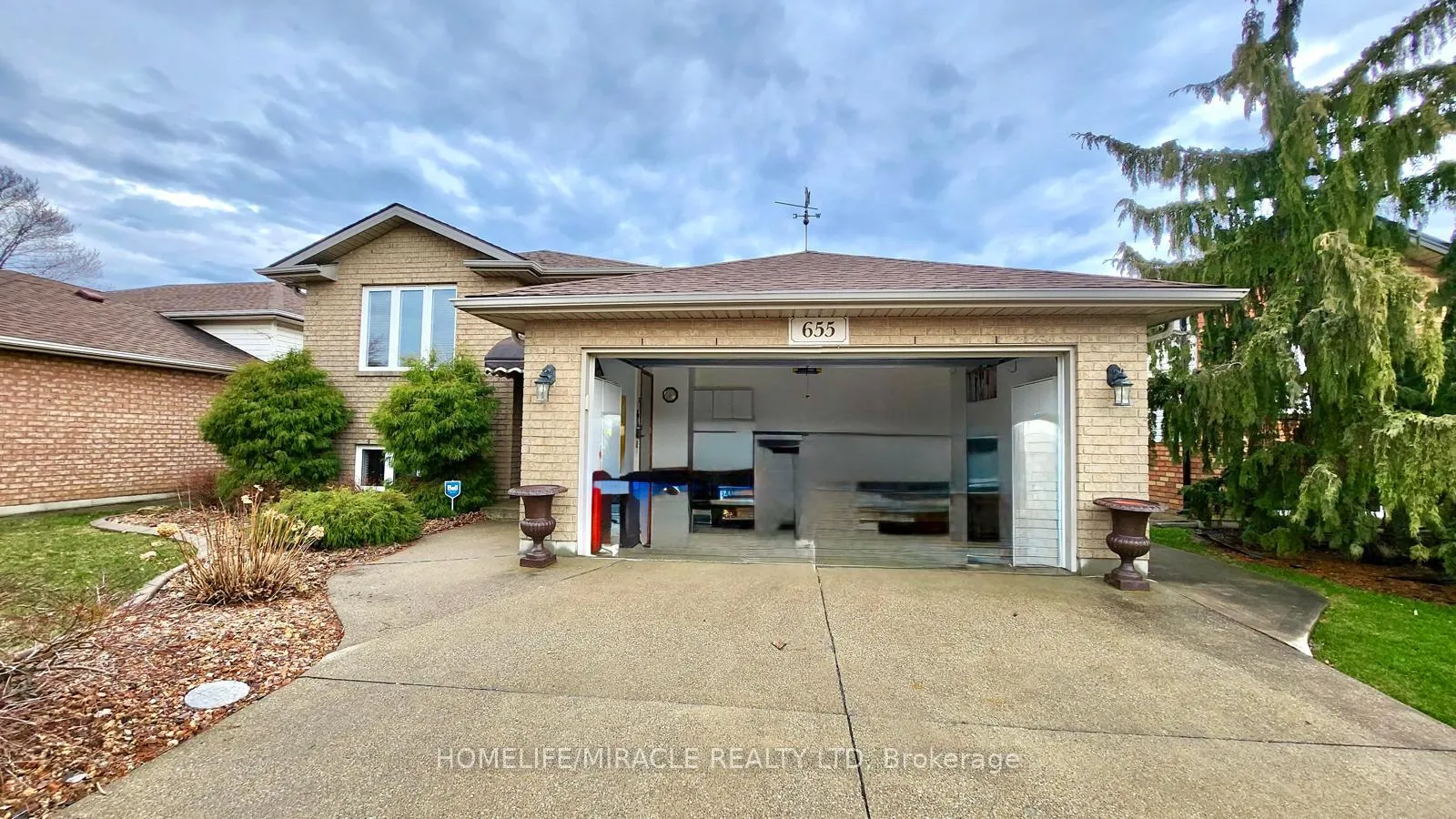 Photo 3 of 655 Alpenrose Court, Windsor — HOMEH