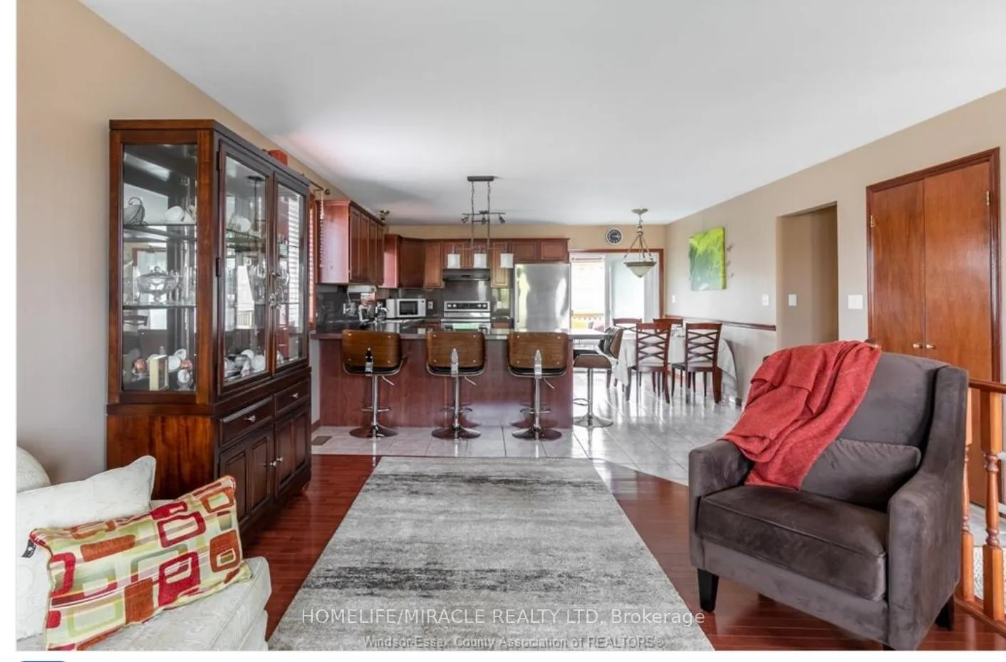 Photo 5 of 655 Alpenrose Court, Windsor — HOMEH