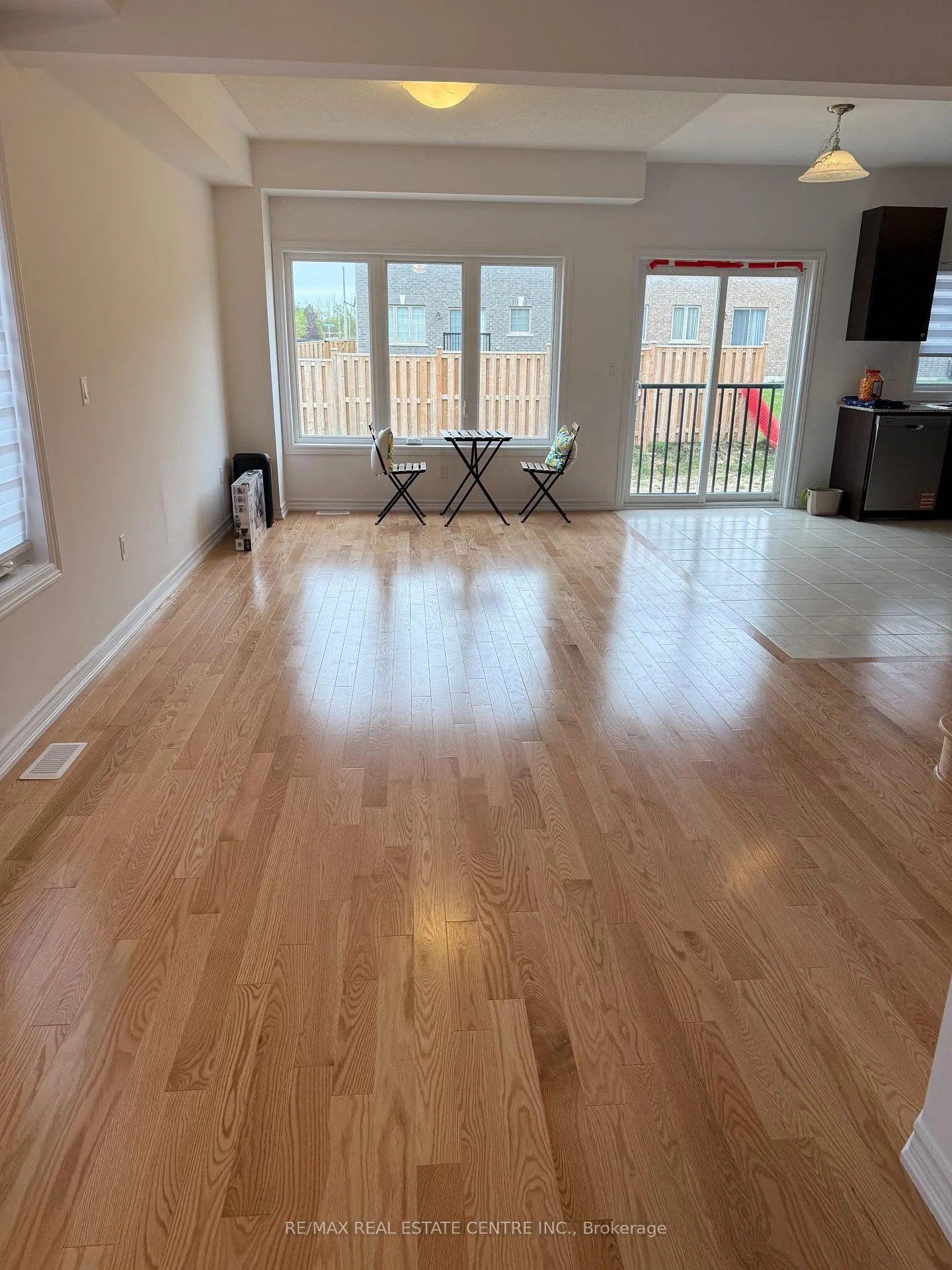 Photo 5 of 396 Vandusen Avenue, Southgate — HOMEH