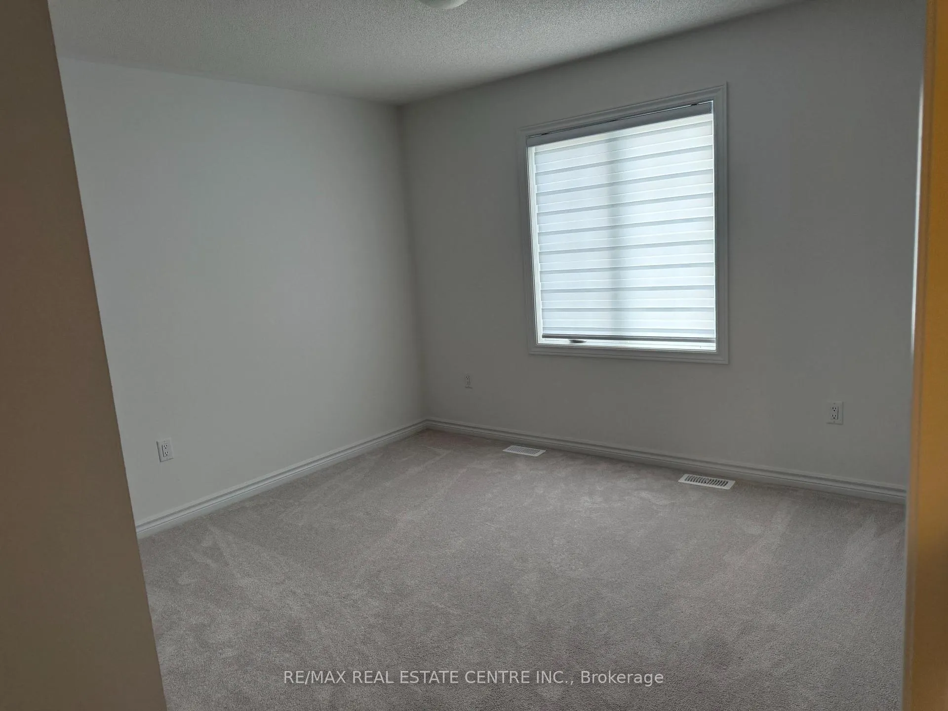 Photo 12 of 396 Vandusen Avenue, Southgate — HOMEH