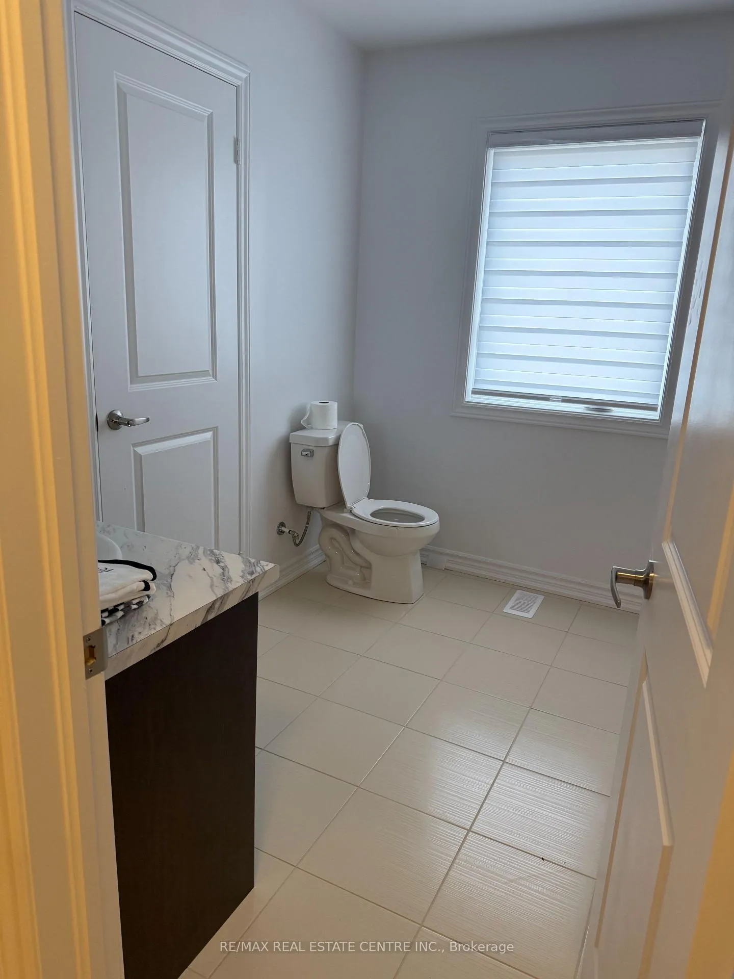 Photo 15 of 396 Vandusen Avenue, Southgate — HOMEH