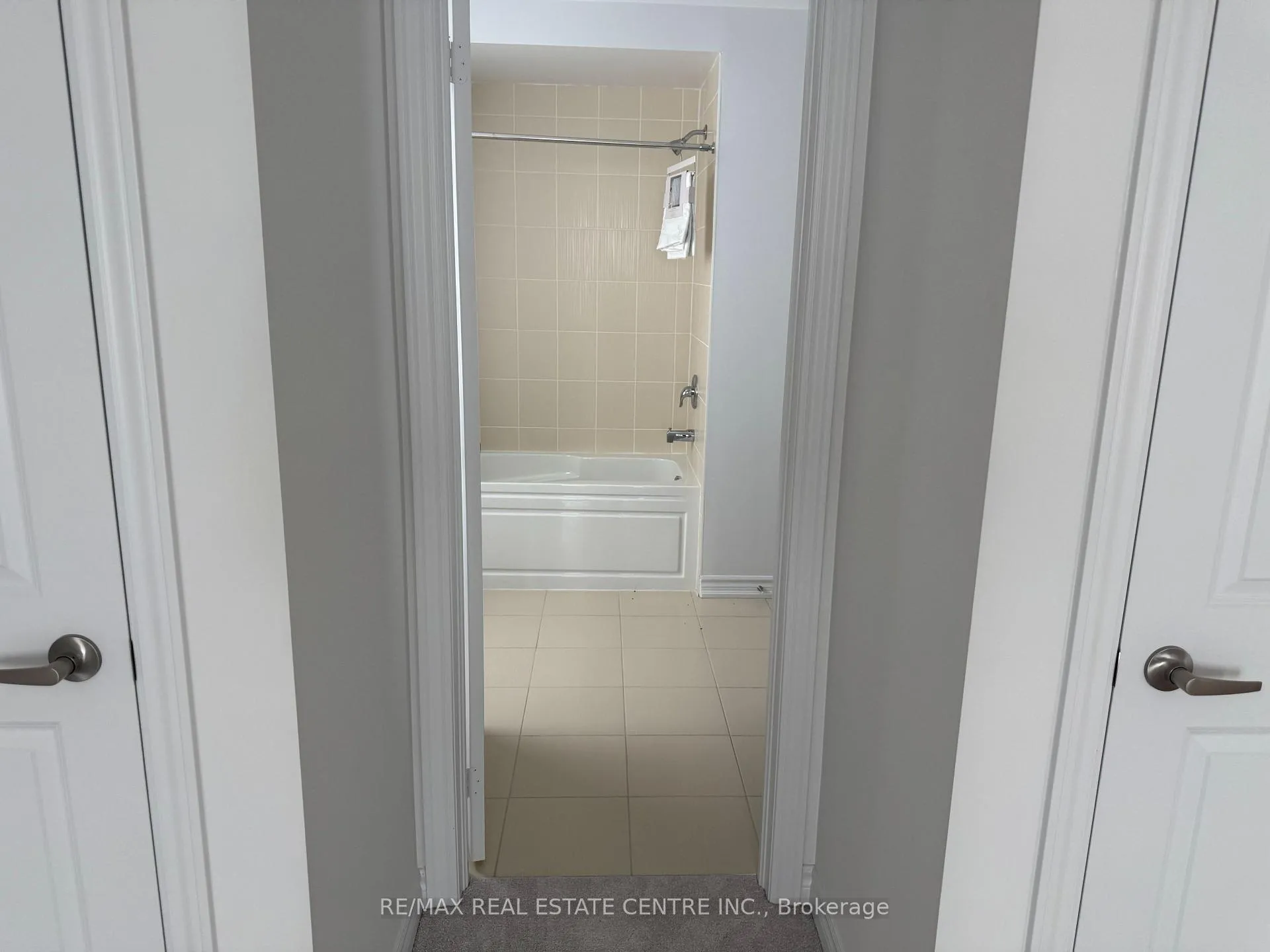 Photo 20 of 396 Vandusen Avenue, Southgate — HOMEH