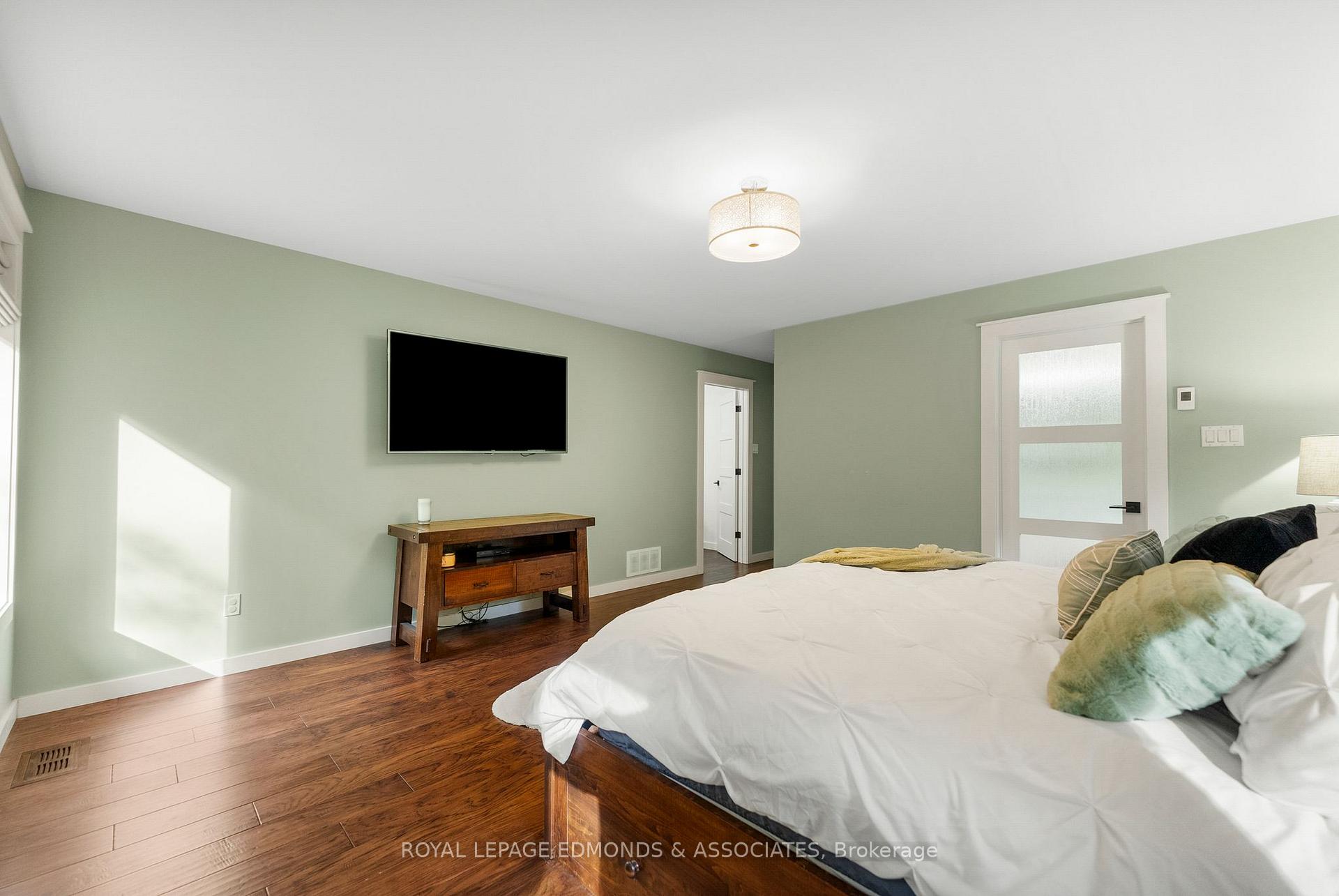 Photo 18 of 166 Deerfield Drive, McNab/Braeside, Mcnab/Braeside Twps — HOMEH