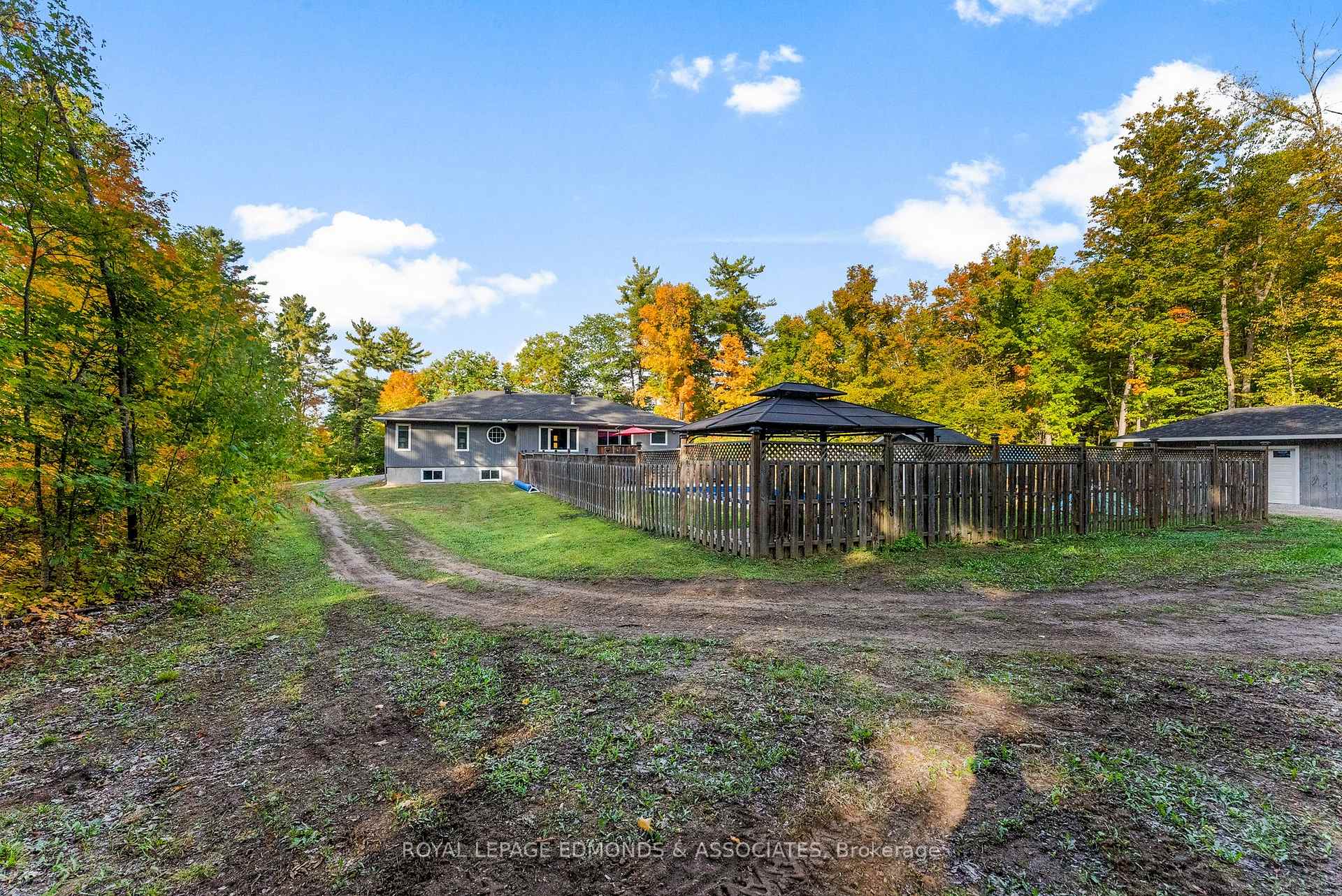 Photo 44 of 166 Deerfield Drive, McNab/Braeside, Mcnab/Braeside Twps — HOMEH