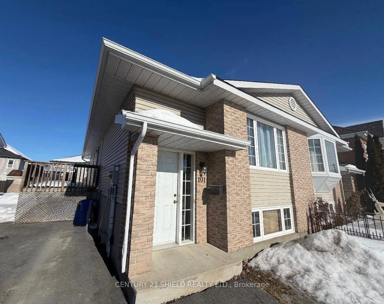 Photo 1 of 101 Mckenzie Street W, Cornwall — HOMEH