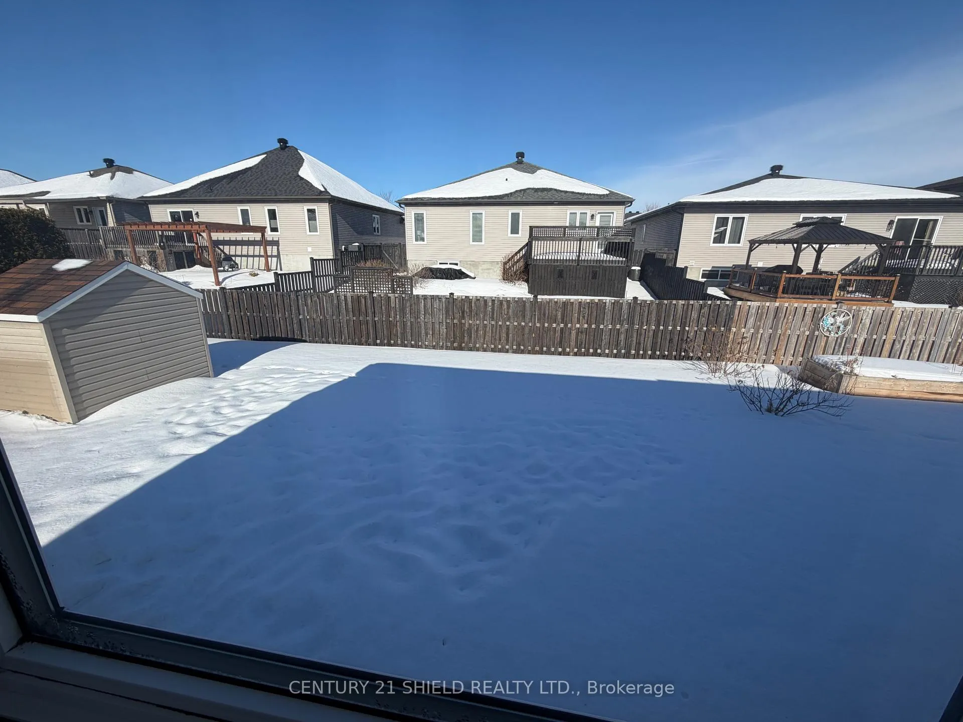 Photo 4 of 101 Mckenzie Street W, Cornwall — HOMEH
