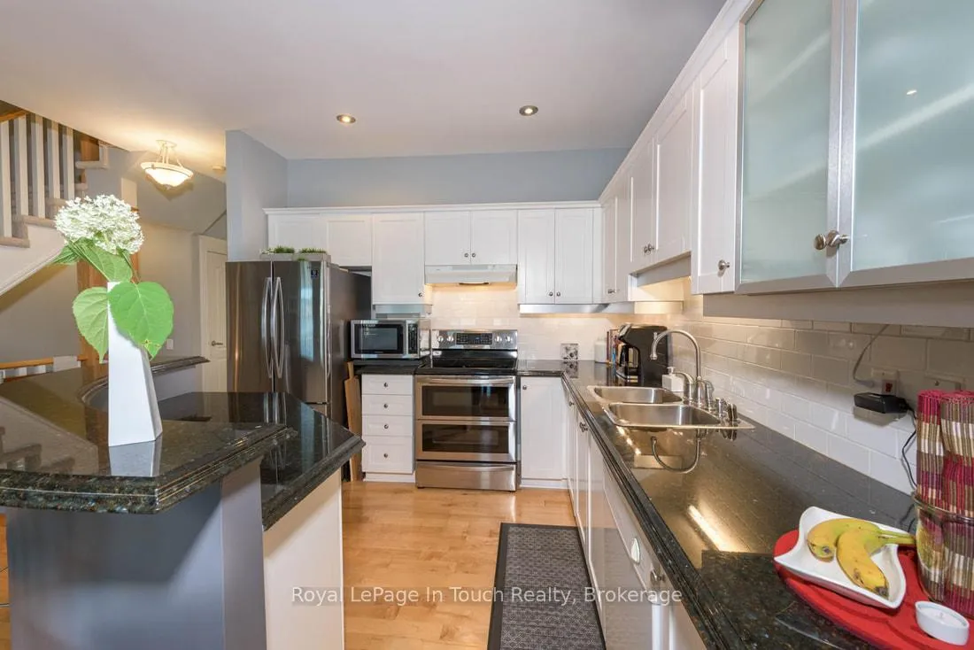 Photo 15 of 102 Wycliffe Cove, Tay, Victoria Harbour — HOMEH