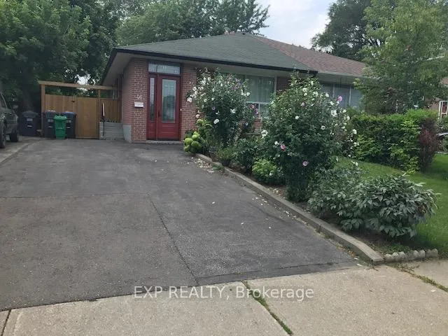 Front of 46 Autumn Boulevard