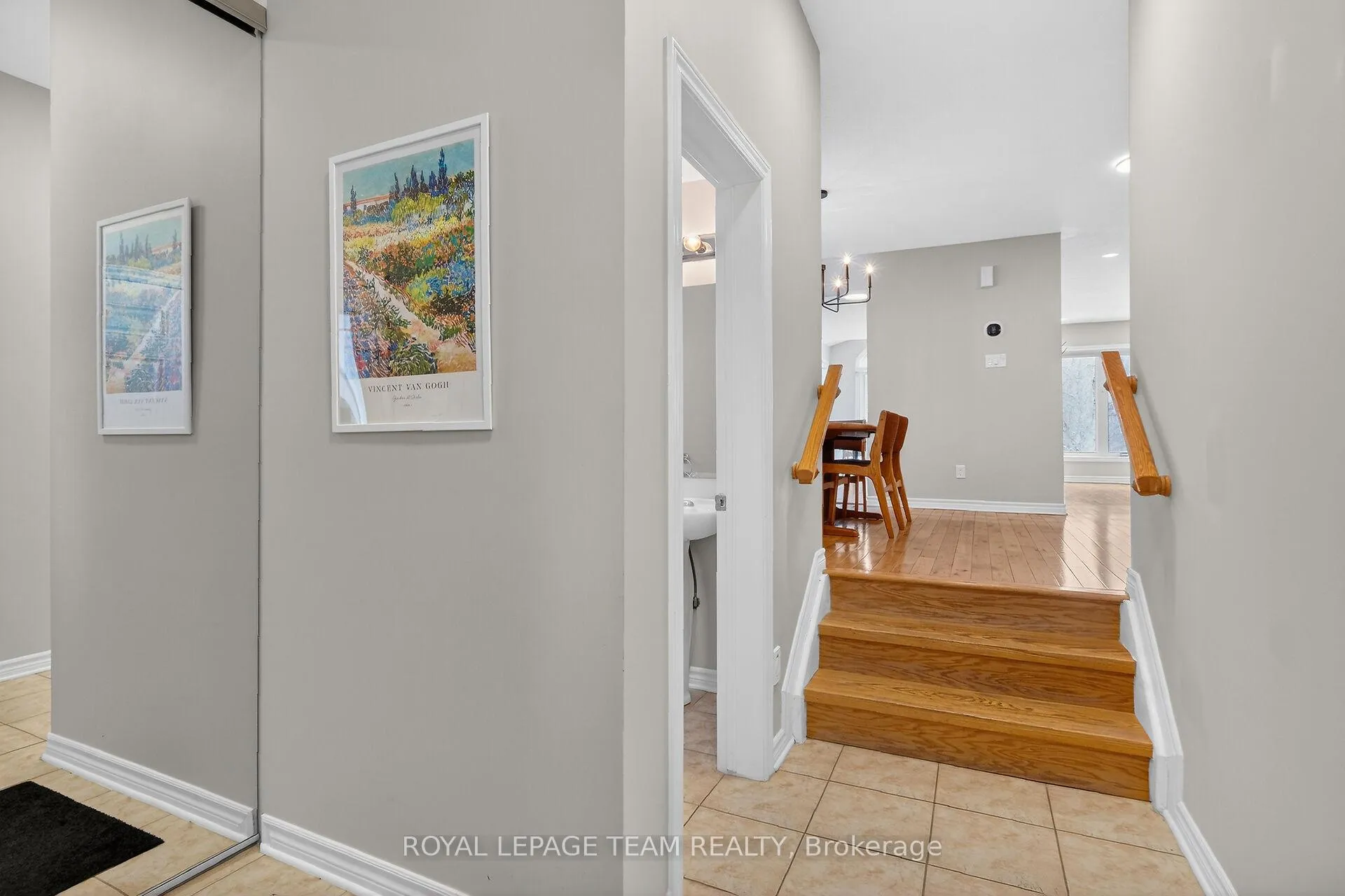Photo 5 of 124 Tacom Circle, Ottawa, Barrhaven - Strandherd — HOMEH