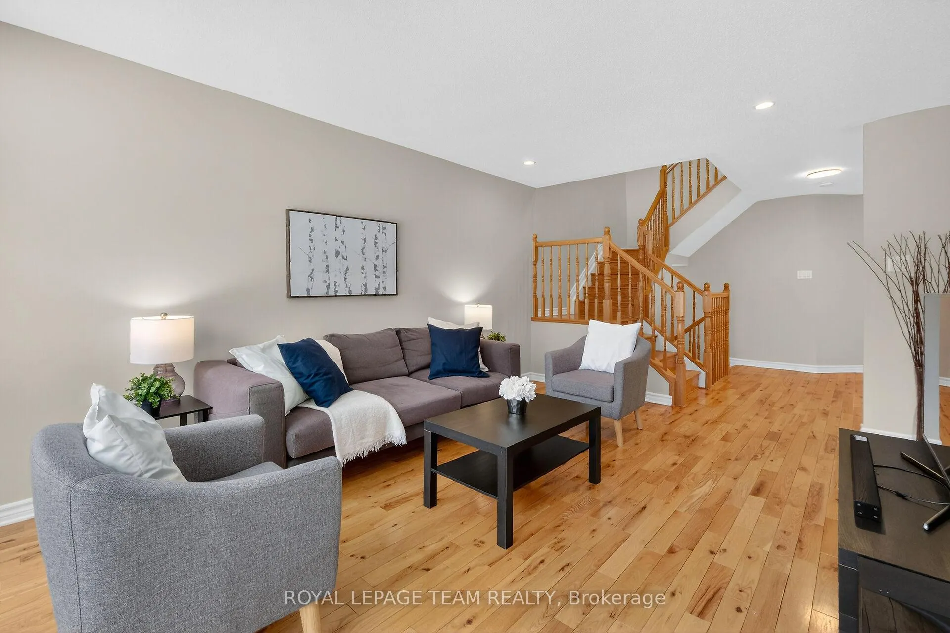 Photo 9 of 124 Tacom Circle, Ottawa, Barrhaven - Strandherd — HOMEH