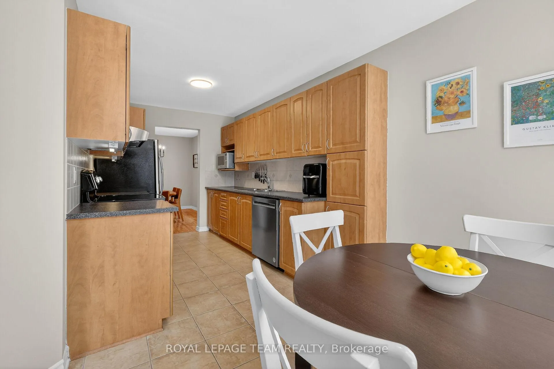 Photo 14 of 124 Tacom Circle, Ottawa, Barrhaven - Strandherd — HOMEH