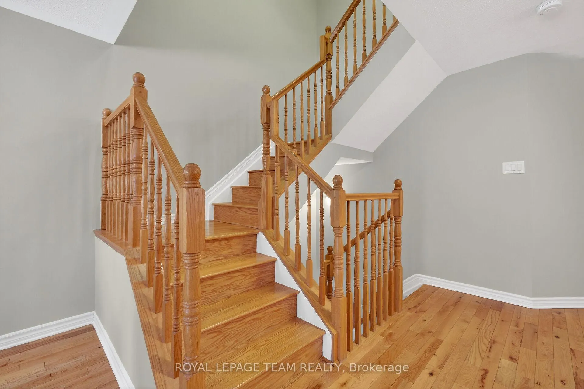 Photo 20 of 124 Tacom Circle, Ottawa, Barrhaven - Strandherd — HOMEH