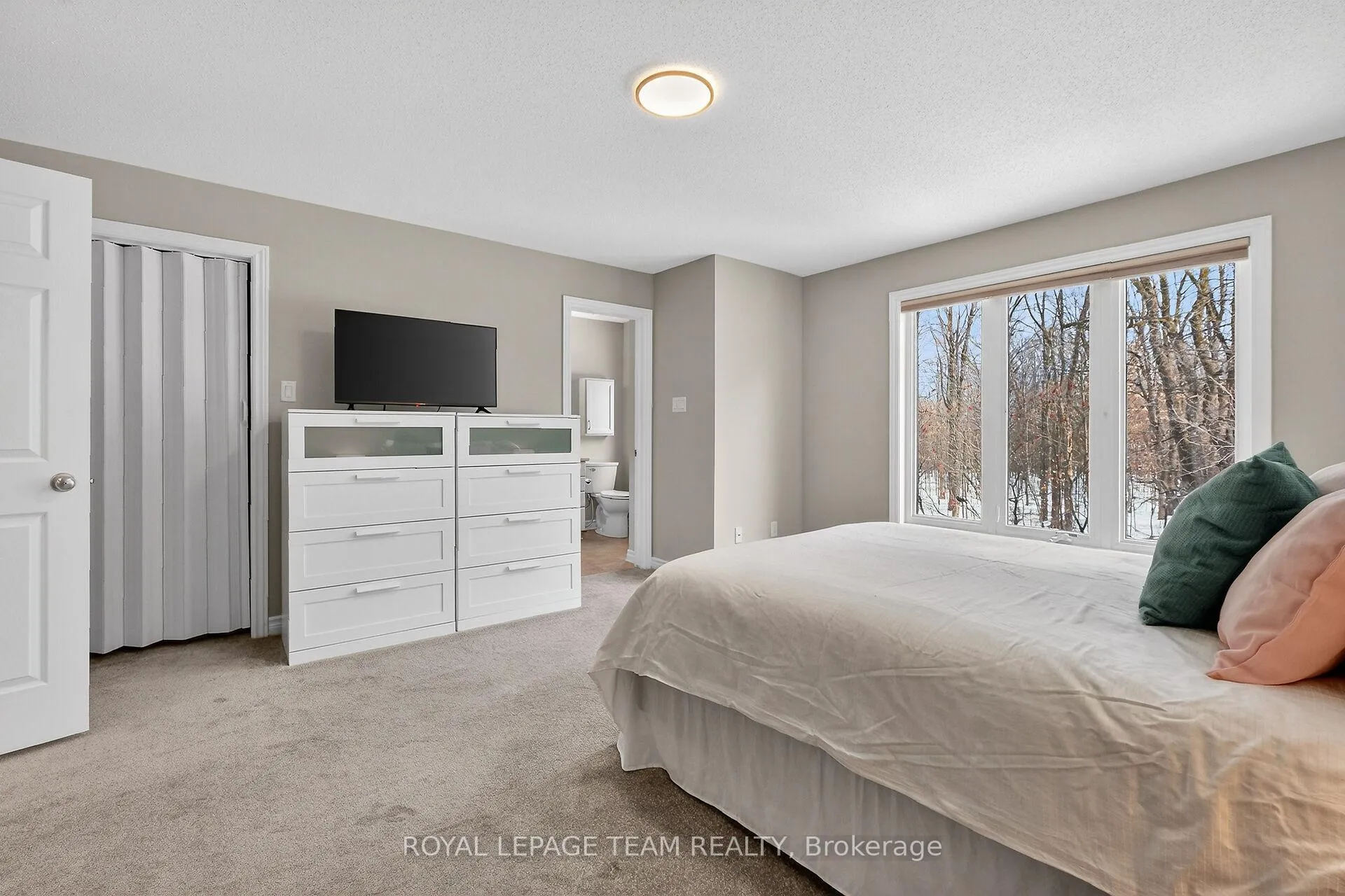 Photo 22 of 124 Tacom Circle, Ottawa, Barrhaven - Strandherd — HOMEH