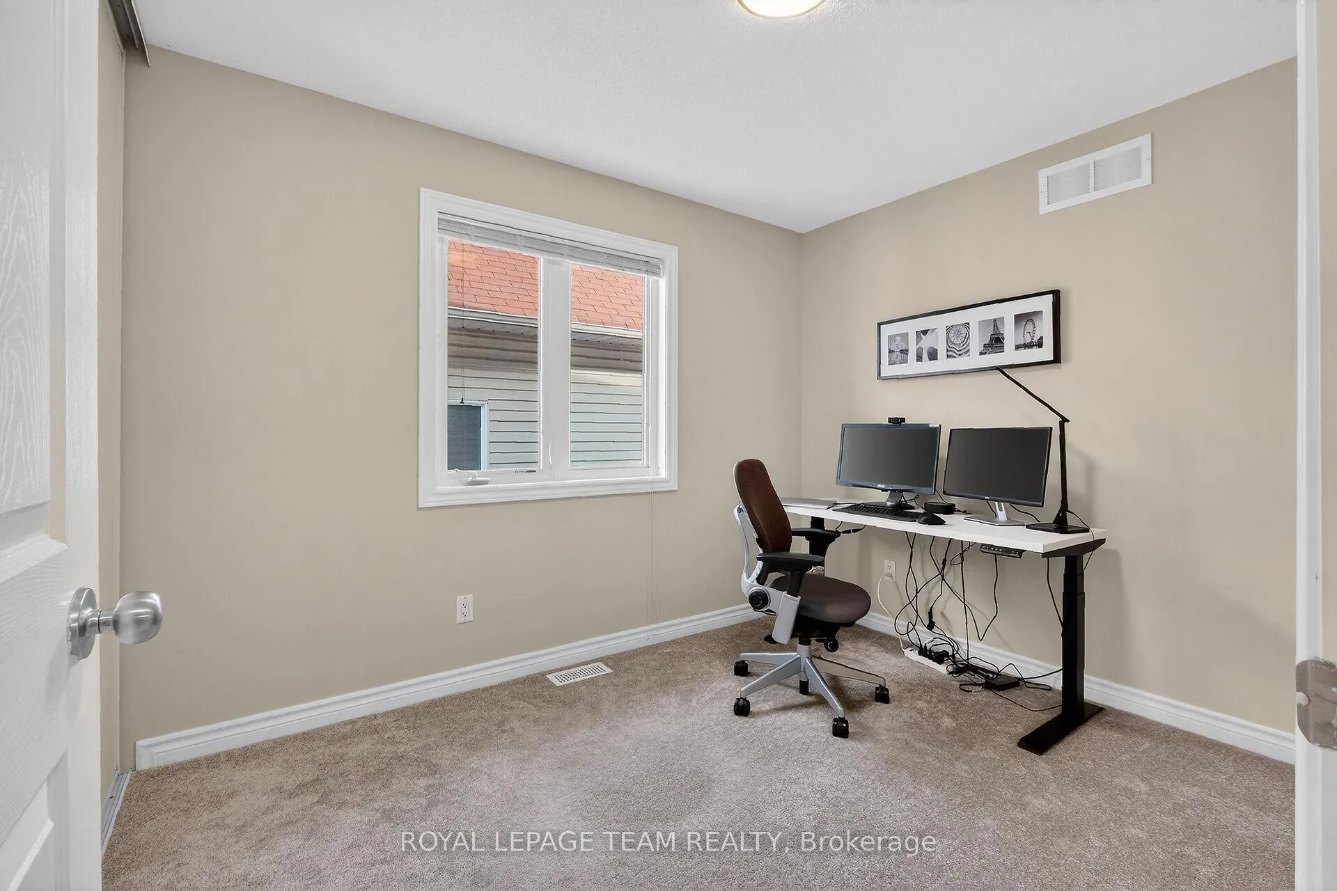 Photo 33 of 124 Tacom Circle, Ottawa, Barrhaven - Strandherd — HOMEH