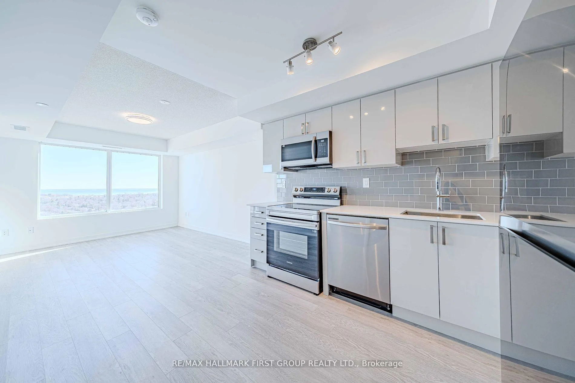 Photo 13 of Unit 1903, 1435 Celebration Drive, Pickering, Bay Ridges — HOMEH
