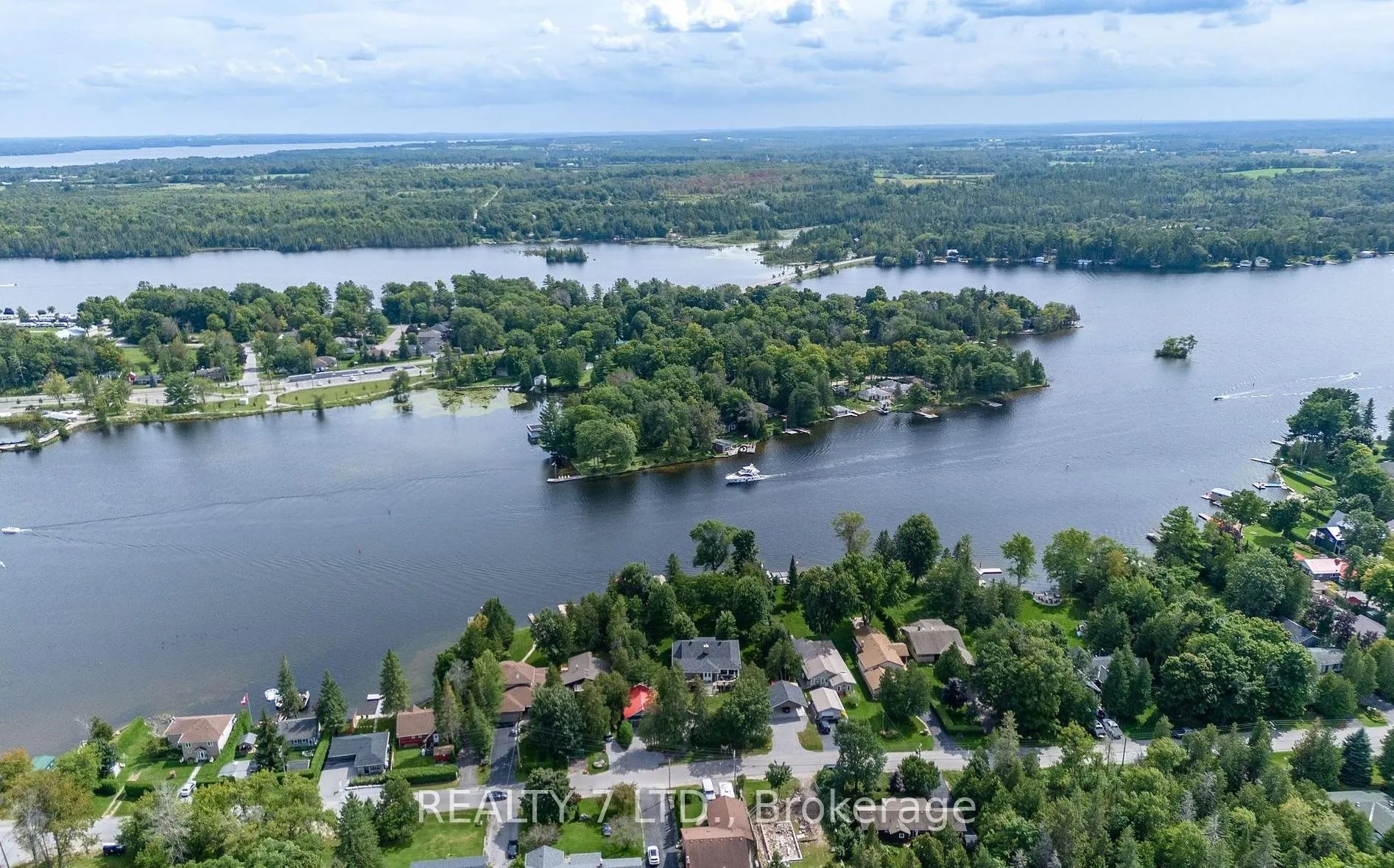 Photo 4 of 31 Hillcroft Way, Kawartha Lakes, Bobcaygeon — HOMEH