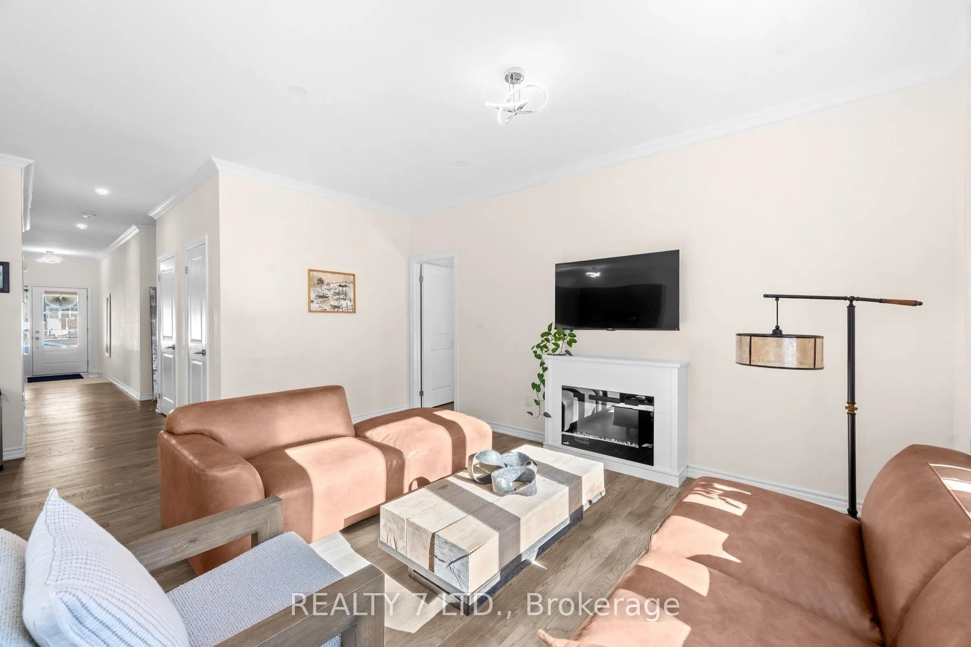 Photo 9 of 31 Hillcroft Way, Kawartha Lakes, Bobcaygeon — HOMEH