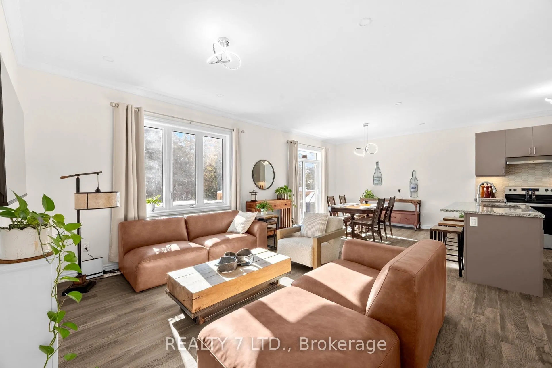Photo 11 of 31 Hillcroft Way, Kawartha Lakes, Bobcaygeon — HOMEH