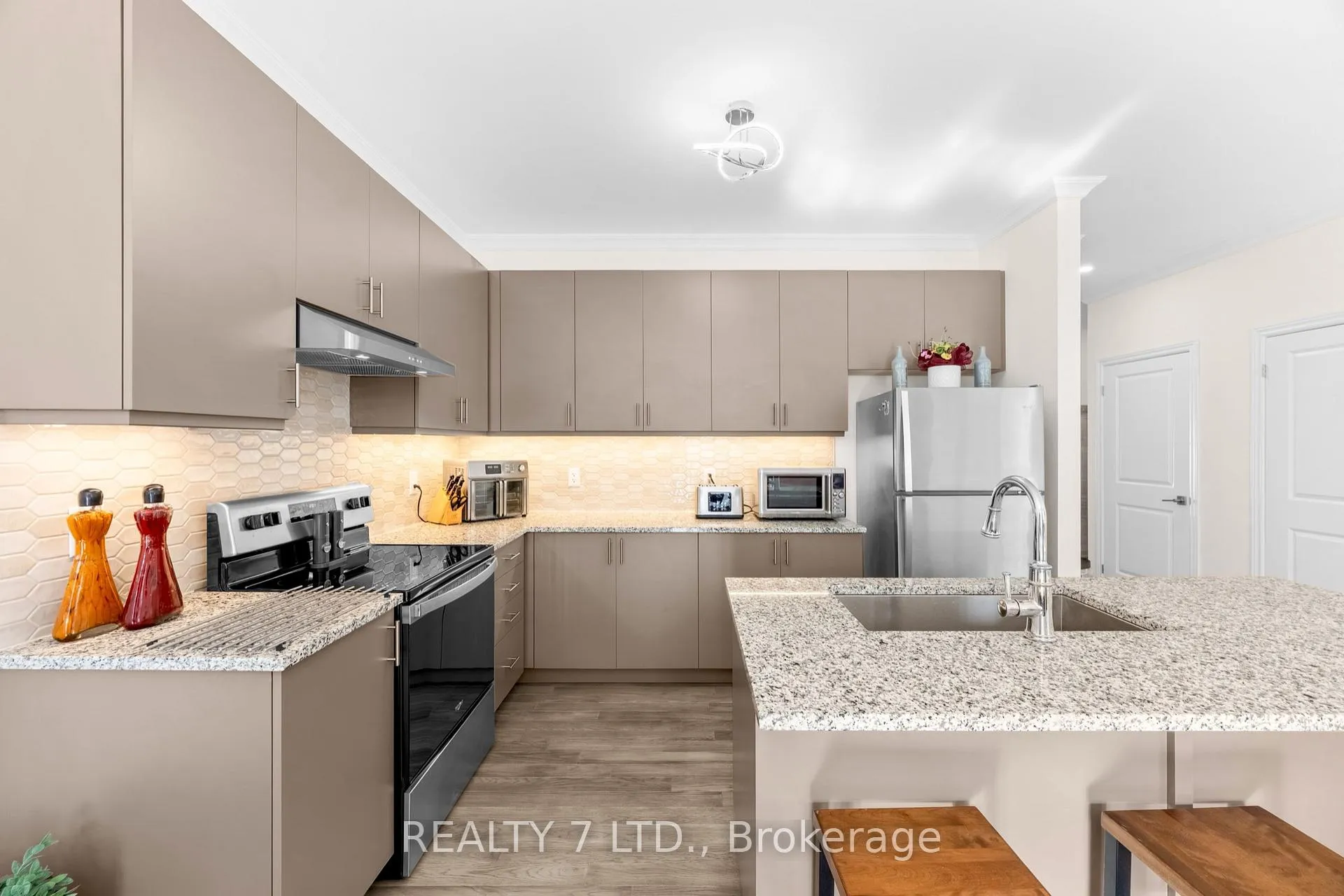 Photo 15 of 31 Hillcroft Way, Kawartha Lakes, Bobcaygeon — HOMEH
