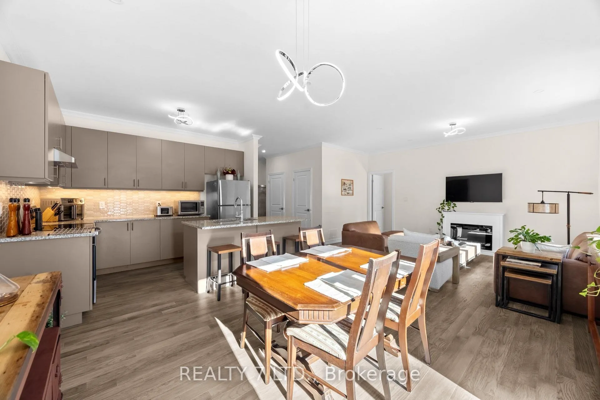 Photo 20 of 31 Hillcroft Way, Kawartha Lakes, Bobcaygeon — HOMEH