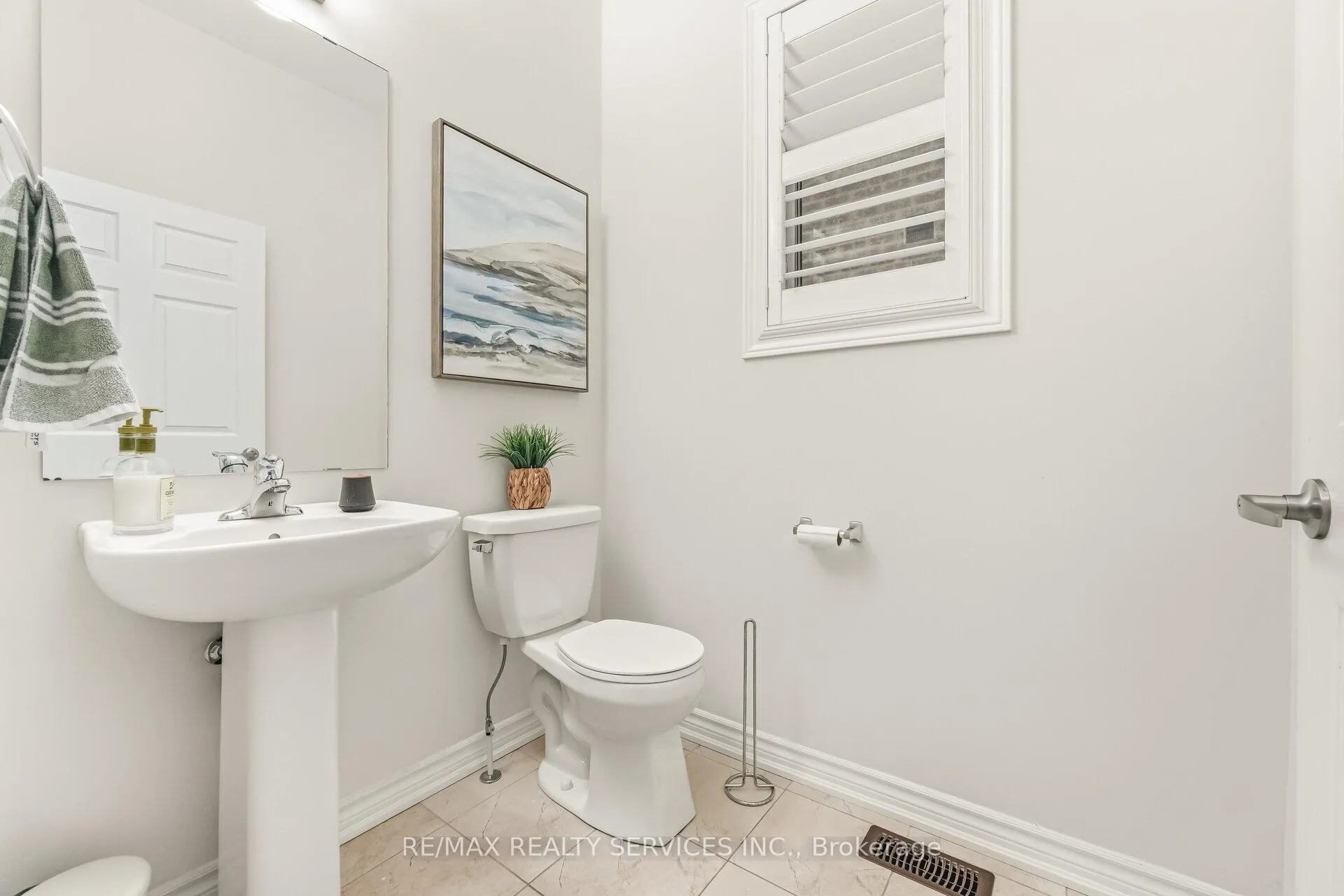 Photo 23 of 50 Royal Fern Crescent, Caledon, Rural Caledon — HOMEH