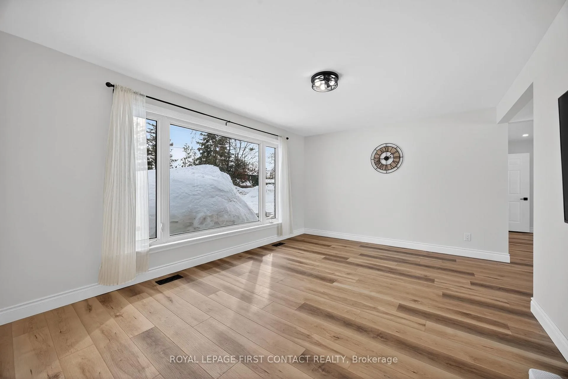Photo 10 of 4 Wallis Street, Oro-Medonte, Warminister — HOMEH