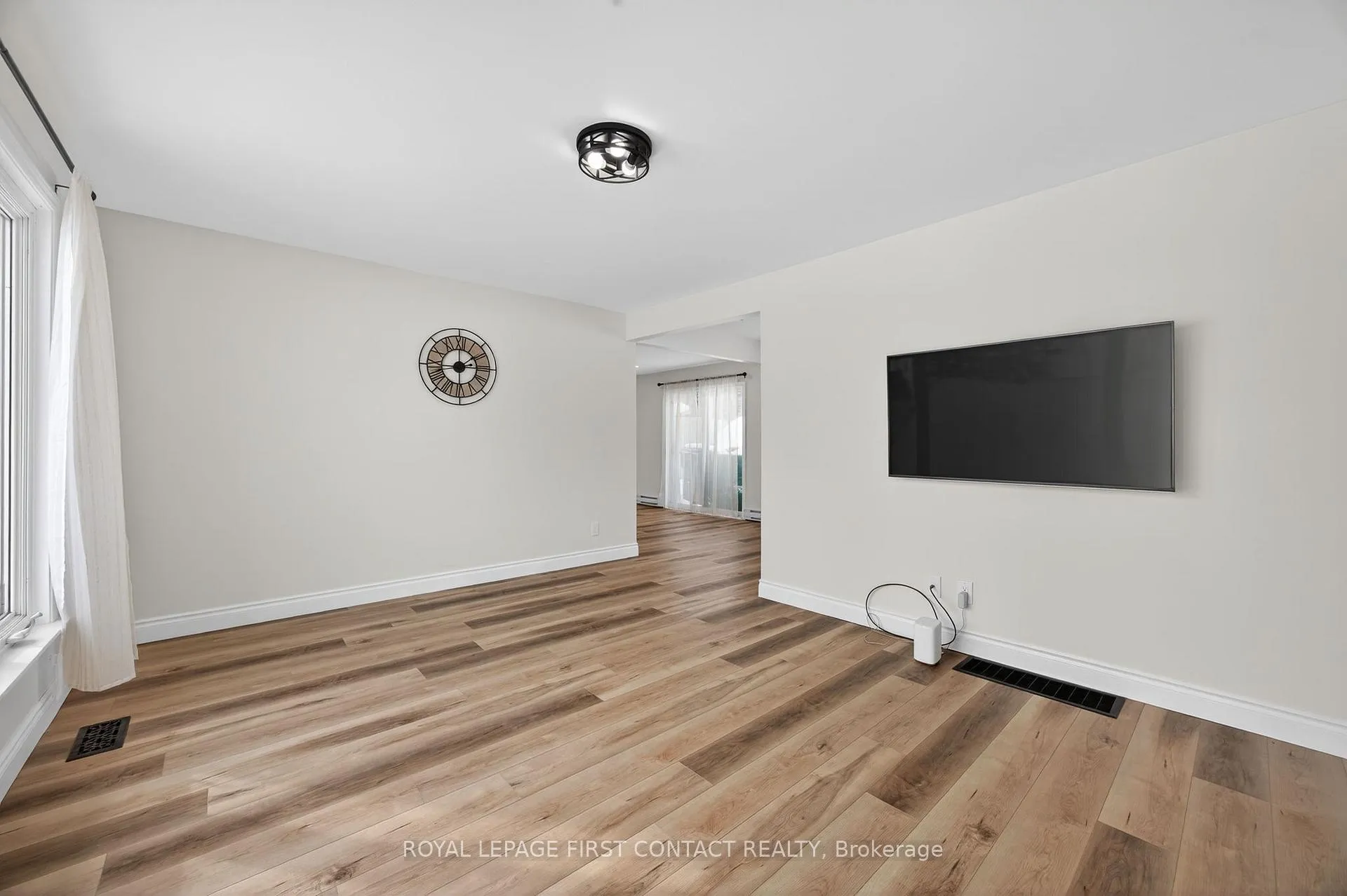 Photo 11 of 4 Wallis Street, Oro-Medonte, Warminister — HOMEH
