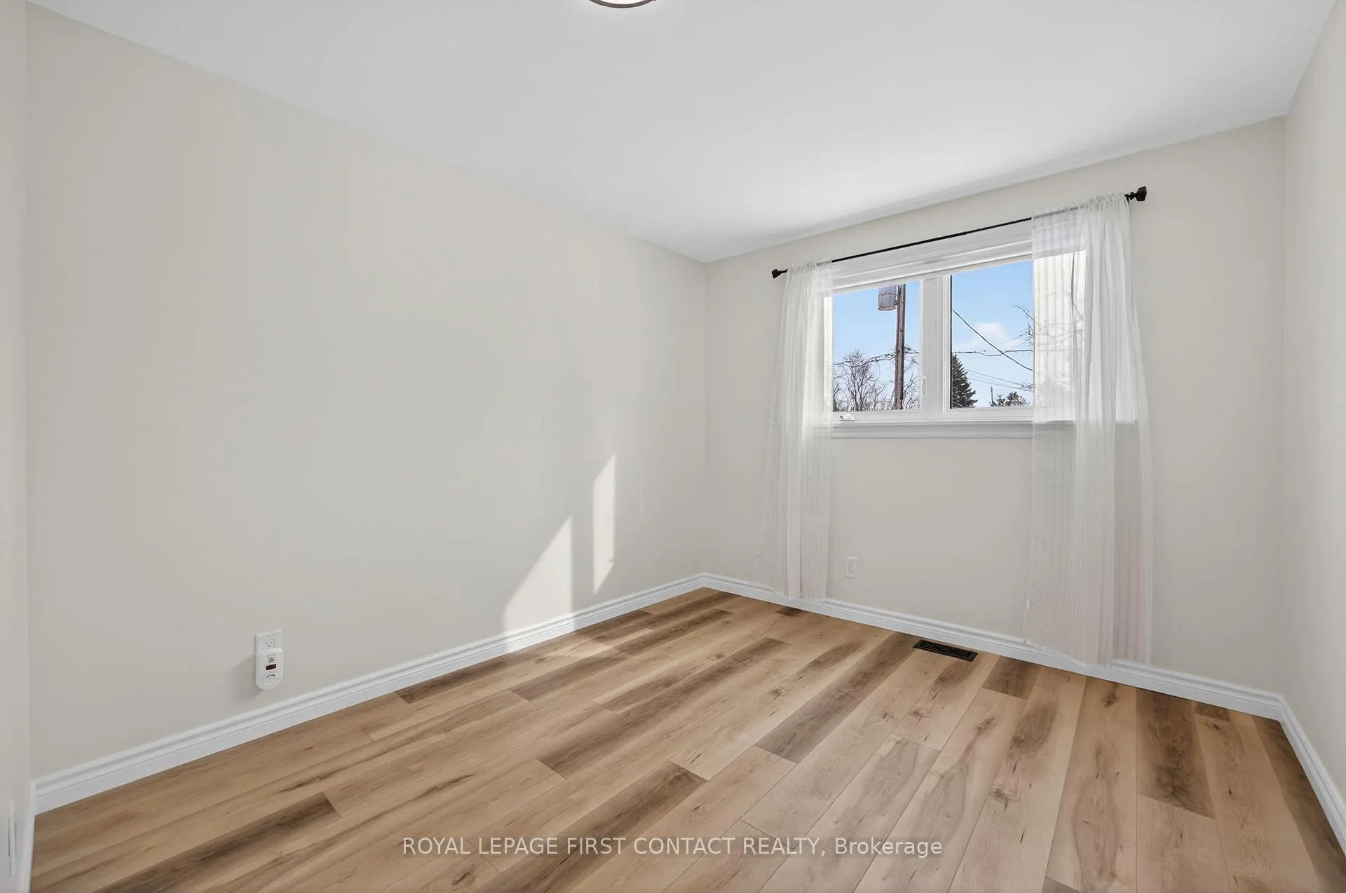 Photo 24 of 4 Wallis Street, Oro-Medonte, Warminister — HOMEH