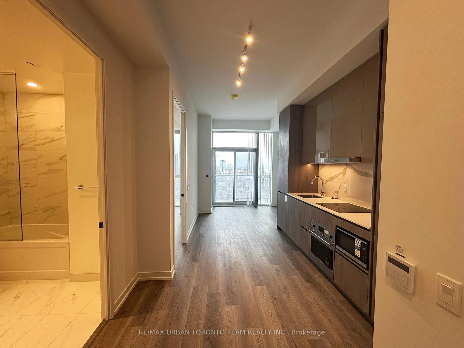Photo 1 of Unit 2708, 8 Interchange Way, Vaughan, Vaughan Corporate Centre — HOMEH