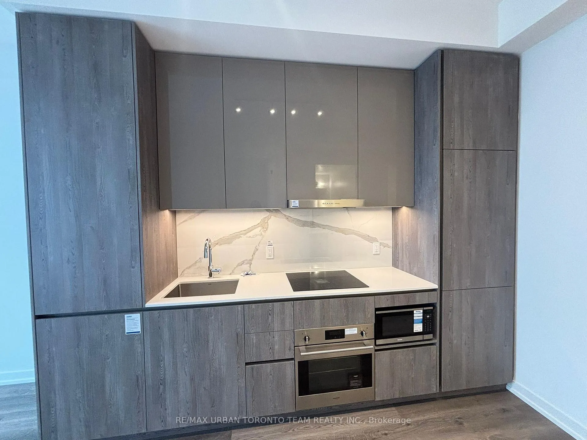 Photo 4 of Unit 2708, 8 Interchange Way, Vaughan, Vaughan Corporate Centre — HOMEH
