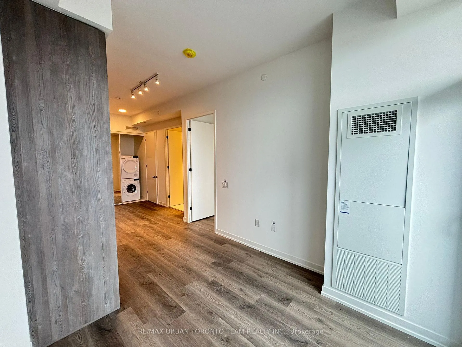 Photo 6 of Unit 2708, 8 Interchange Way, Vaughan, Vaughan Corporate Centre — HOMEH