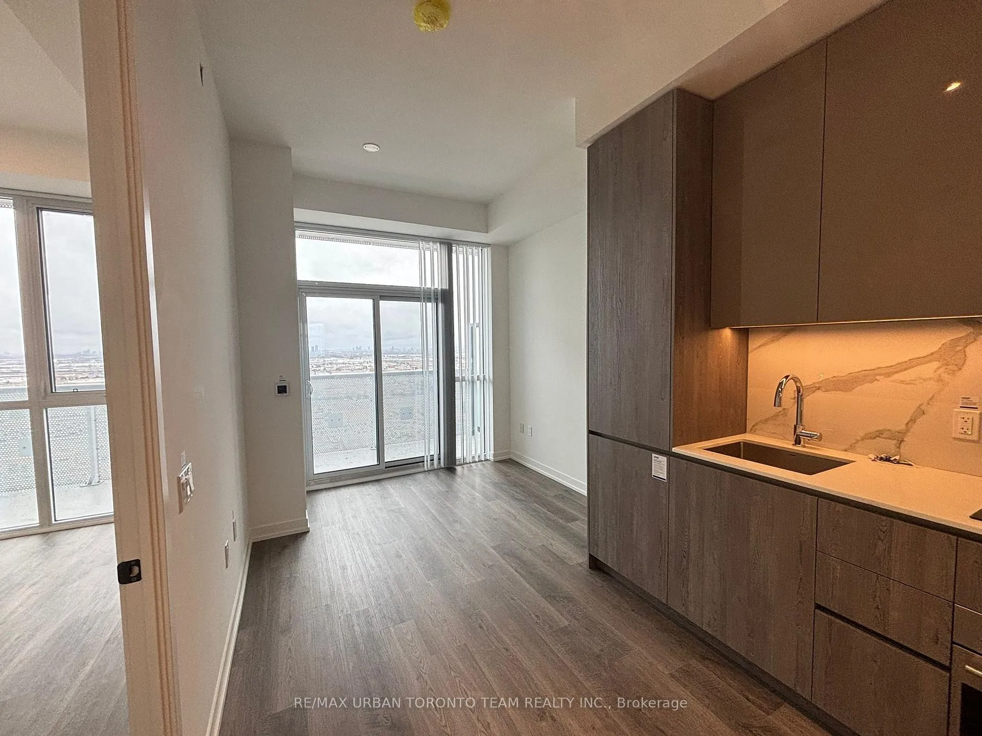 Photo 8 of Unit 2708, 8 Interchange Way, Vaughan, Vaughan Corporate Centre — HOMEH