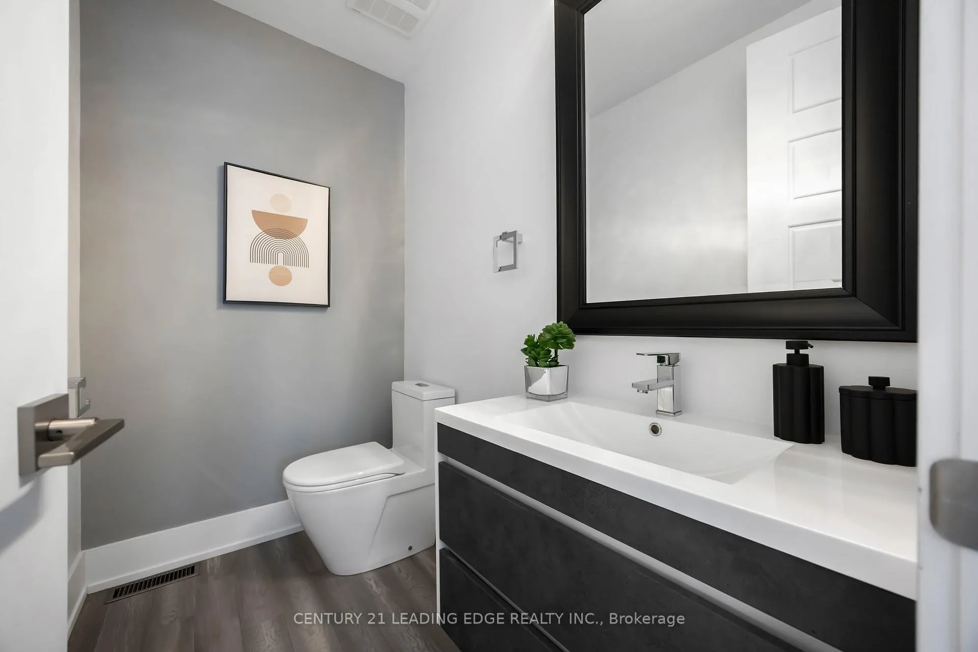 Photo 24 of 43 Glenburn Avenue, Toronto, O'Connor-Parkview — HOMEH