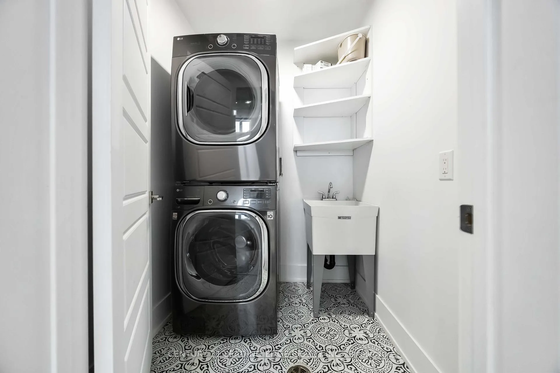 Photo 41 of 43 Glenburn Avenue, Toronto, O'Connor-Parkview — HOMEH