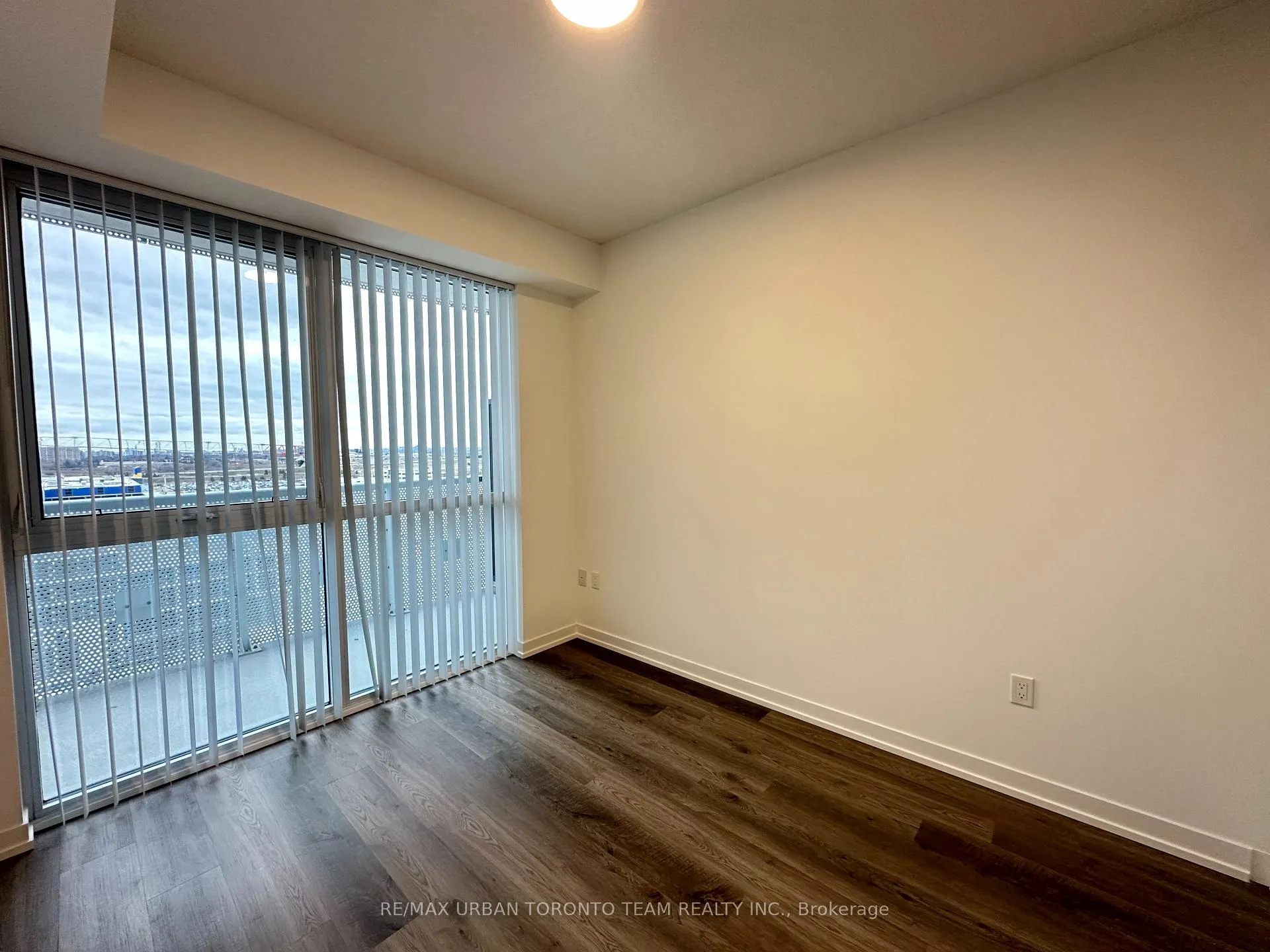 Photo 5 of Unit 1011, 8 Interchange Way, Vaughan, Vaughan Corporate Centre — HOMEH