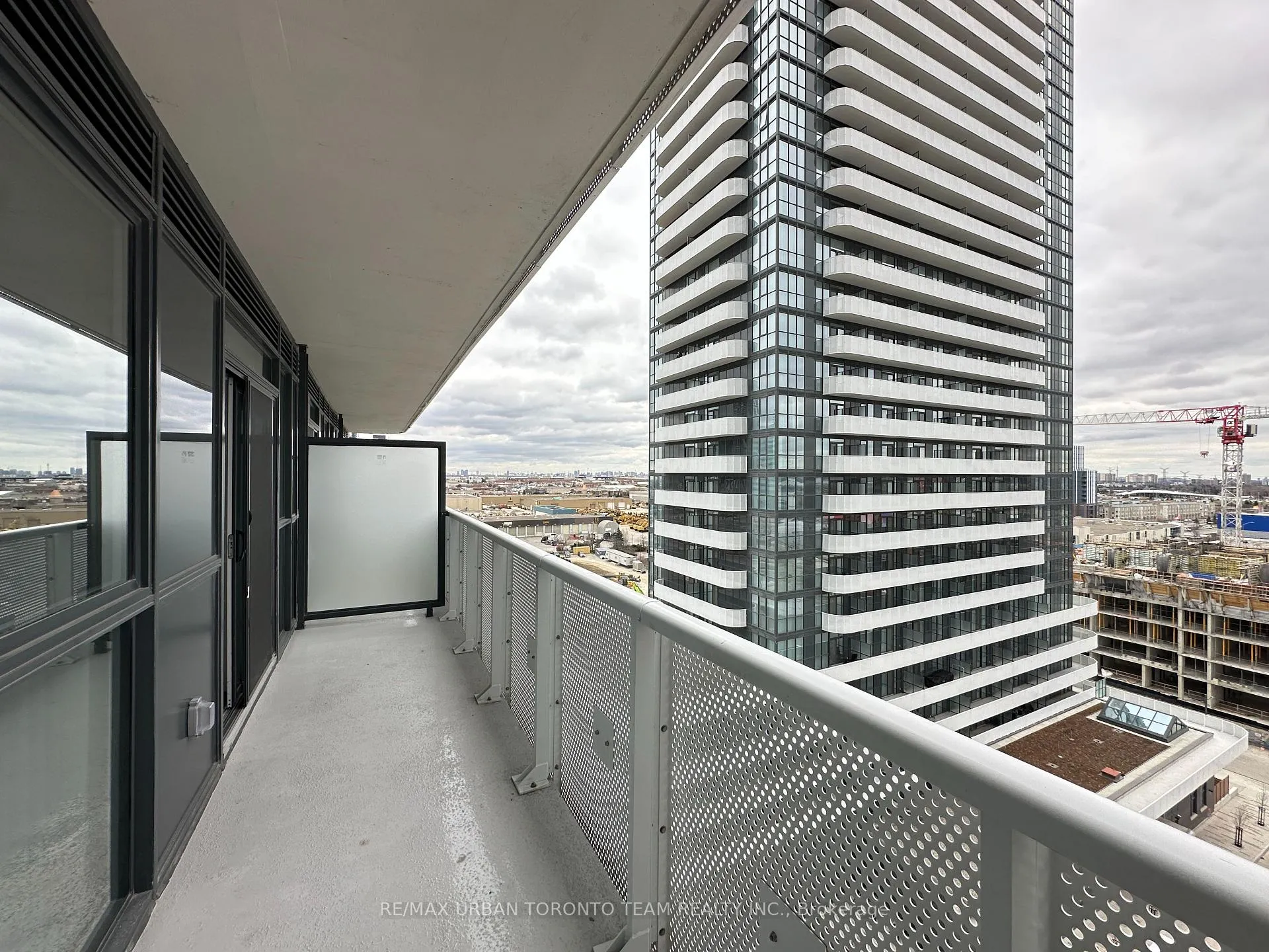Photo 7 of Unit 1011, 8 Interchange Way, Vaughan, Vaughan Corporate Centre — HOMEH