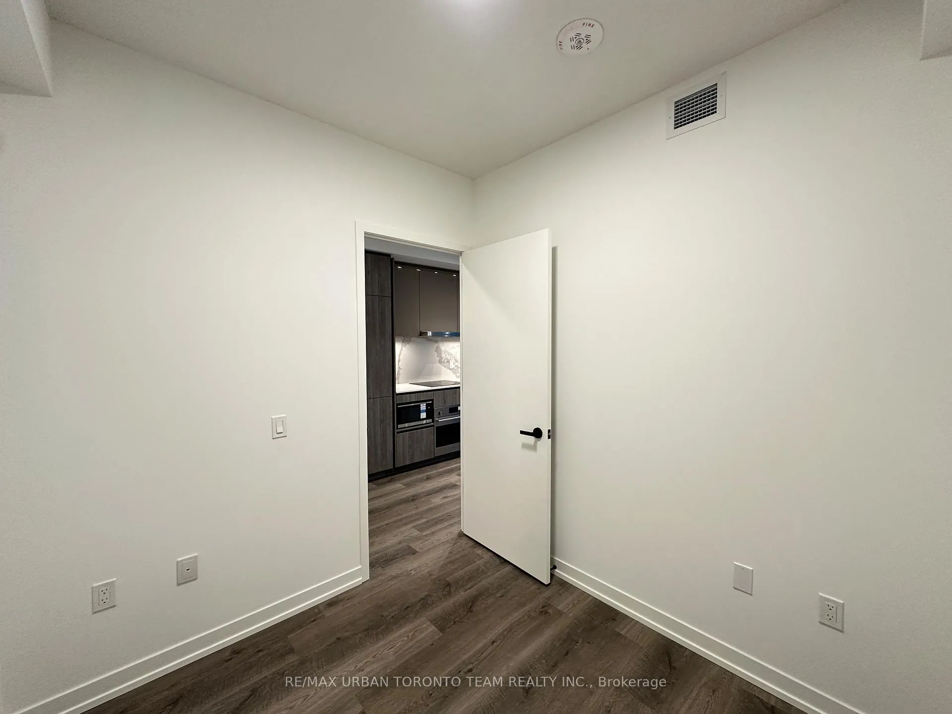 Photo 11 of Unit 1011, 8 Interchange Way, Vaughan, Vaughan Corporate Centre — HOMEH