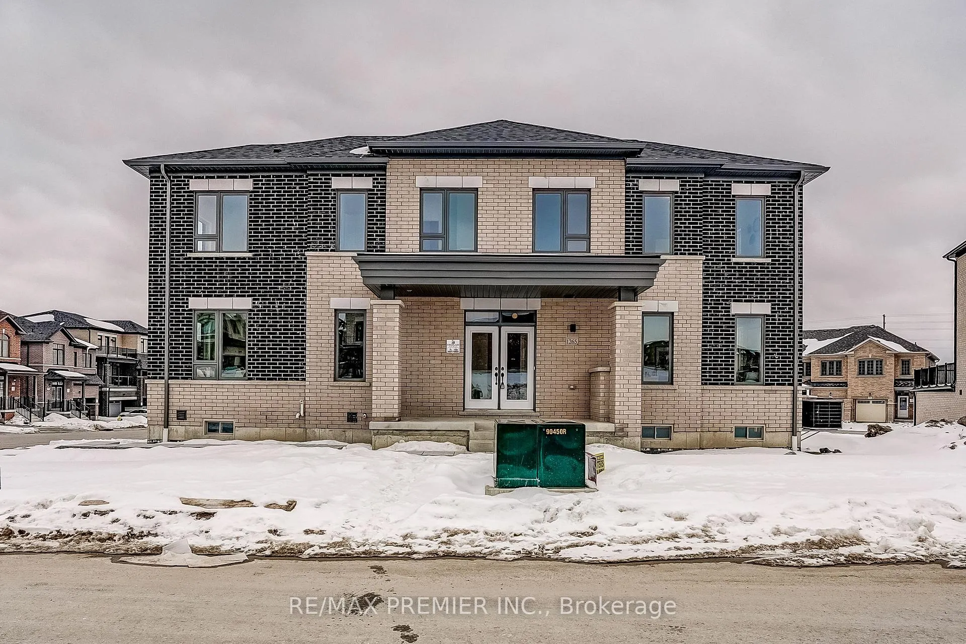 Photo 2 of 1265 Talisman Manor, Pickering, Rural Pickering — HOMEH