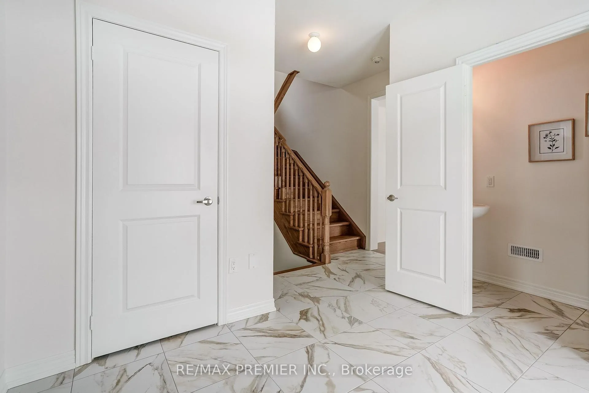 Photo 8 of 1265 Talisman Manor, Pickering, Rural Pickering — HOMEH