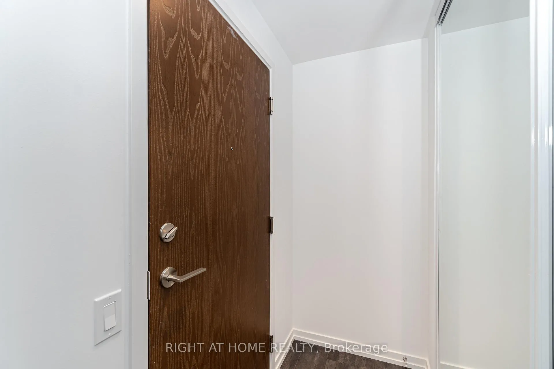 Photo 4 of Unit 2802, 7890 Jane Street, Vaughan, Vaughan Corporate Centre — HOMEH