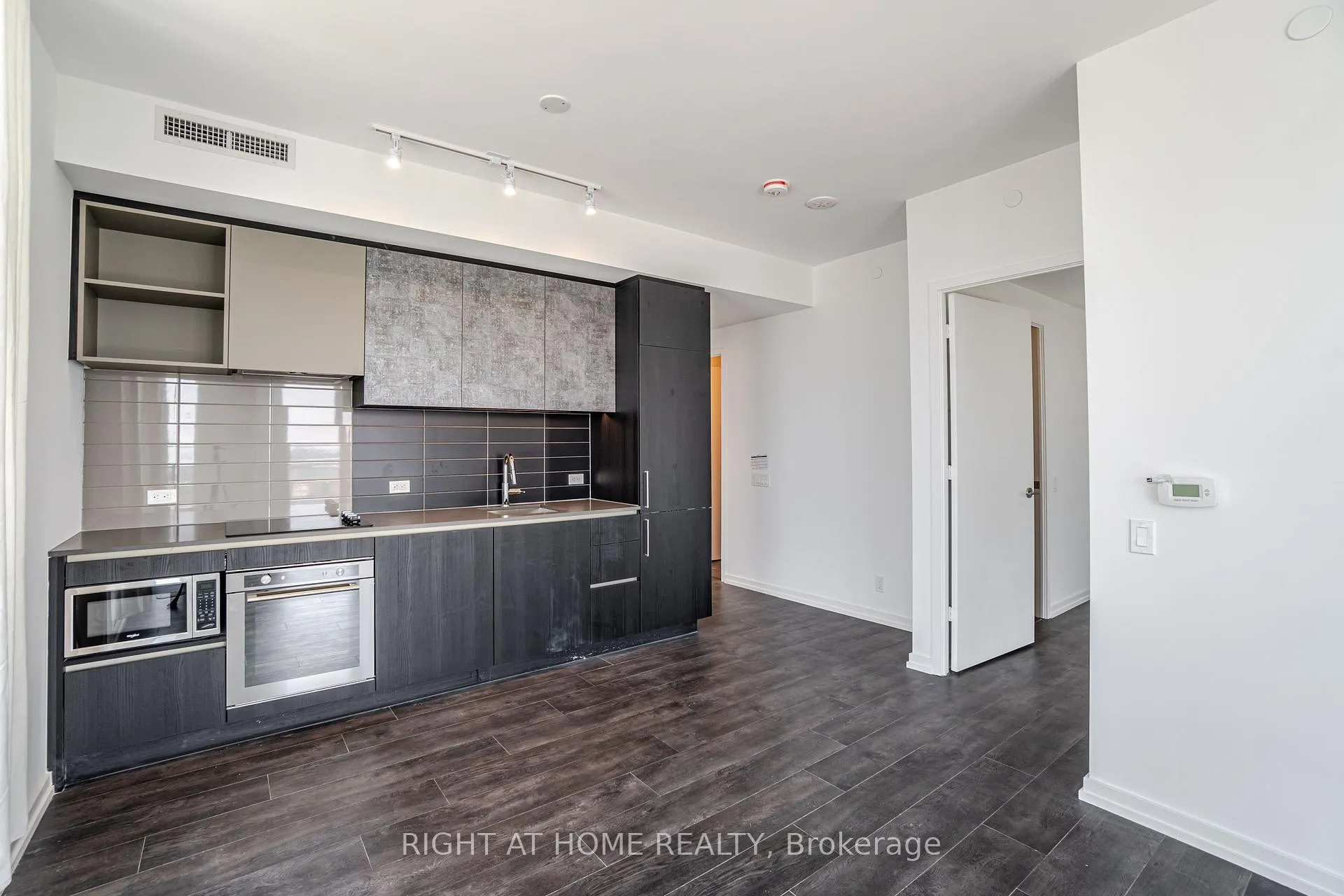 Photo 6 of Unit 2802, 7890 Jane Street, Vaughan, Vaughan Corporate Centre — HOMEH