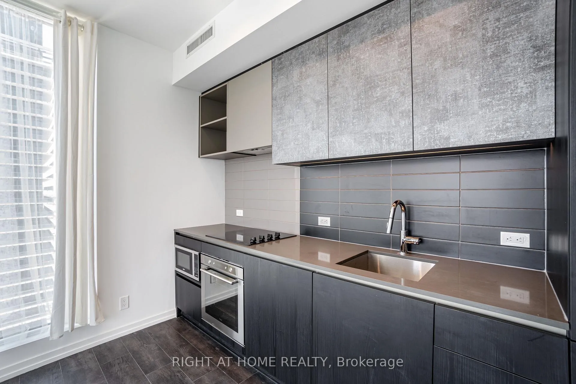 Photo 11 of Unit 2802, 7890 Jane Street, Vaughan, Vaughan Corporate Centre — HOMEH