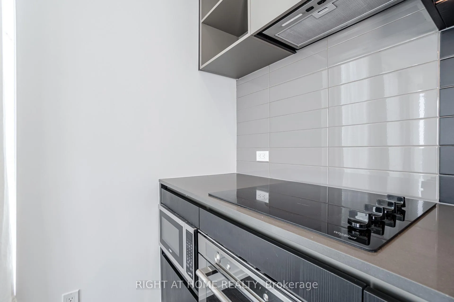 Photo 12 of Unit 2802, 7890 Jane Street, Vaughan, Vaughan Corporate Centre — HOMEH