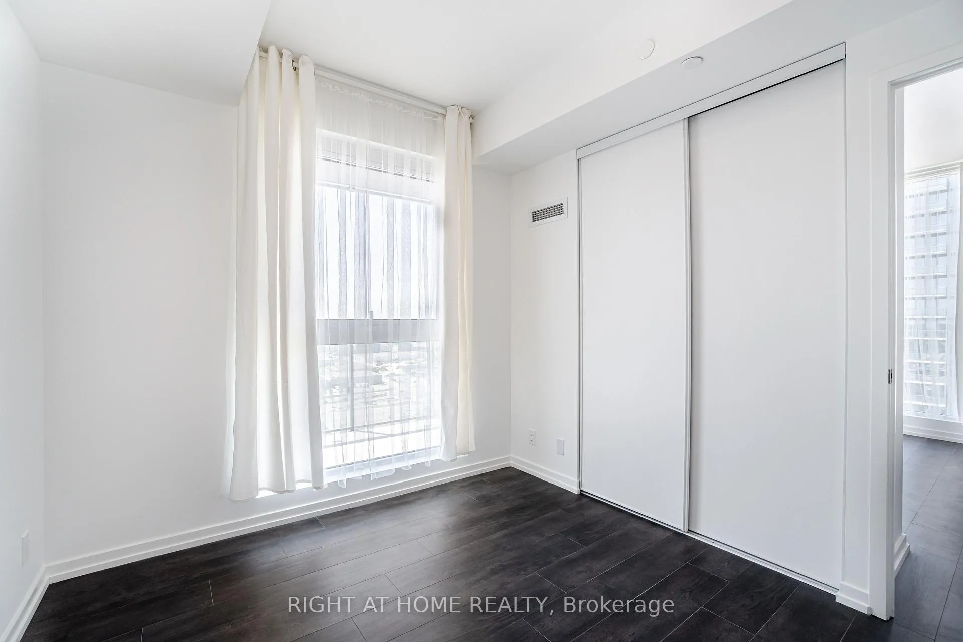 Photo 16 of Unit 2802, 7890 Jane Street, Vaughan, Vaughan Corporate Centre — HOMEH