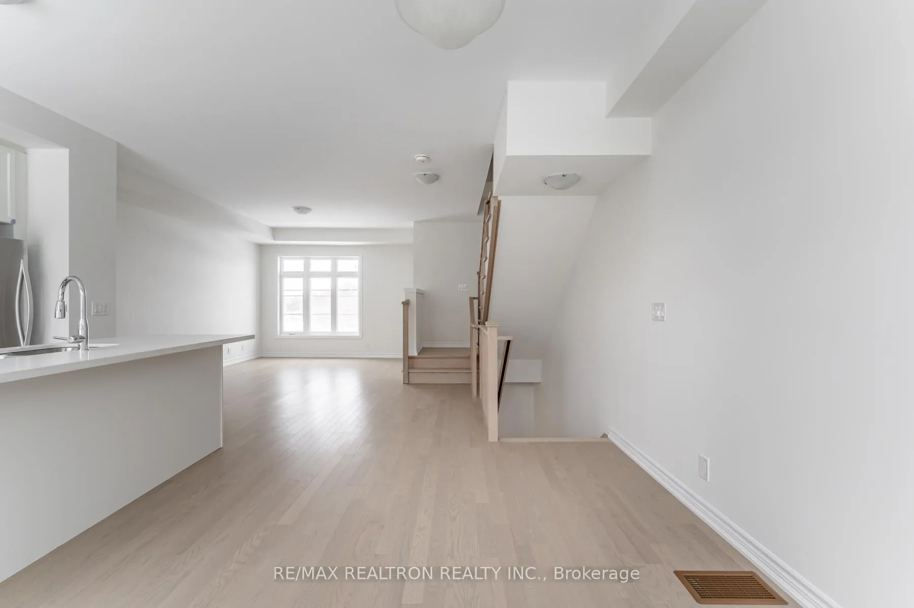Photo 6 of 9706 Kennedy Road, Markham, Angus Glen — HOMEH