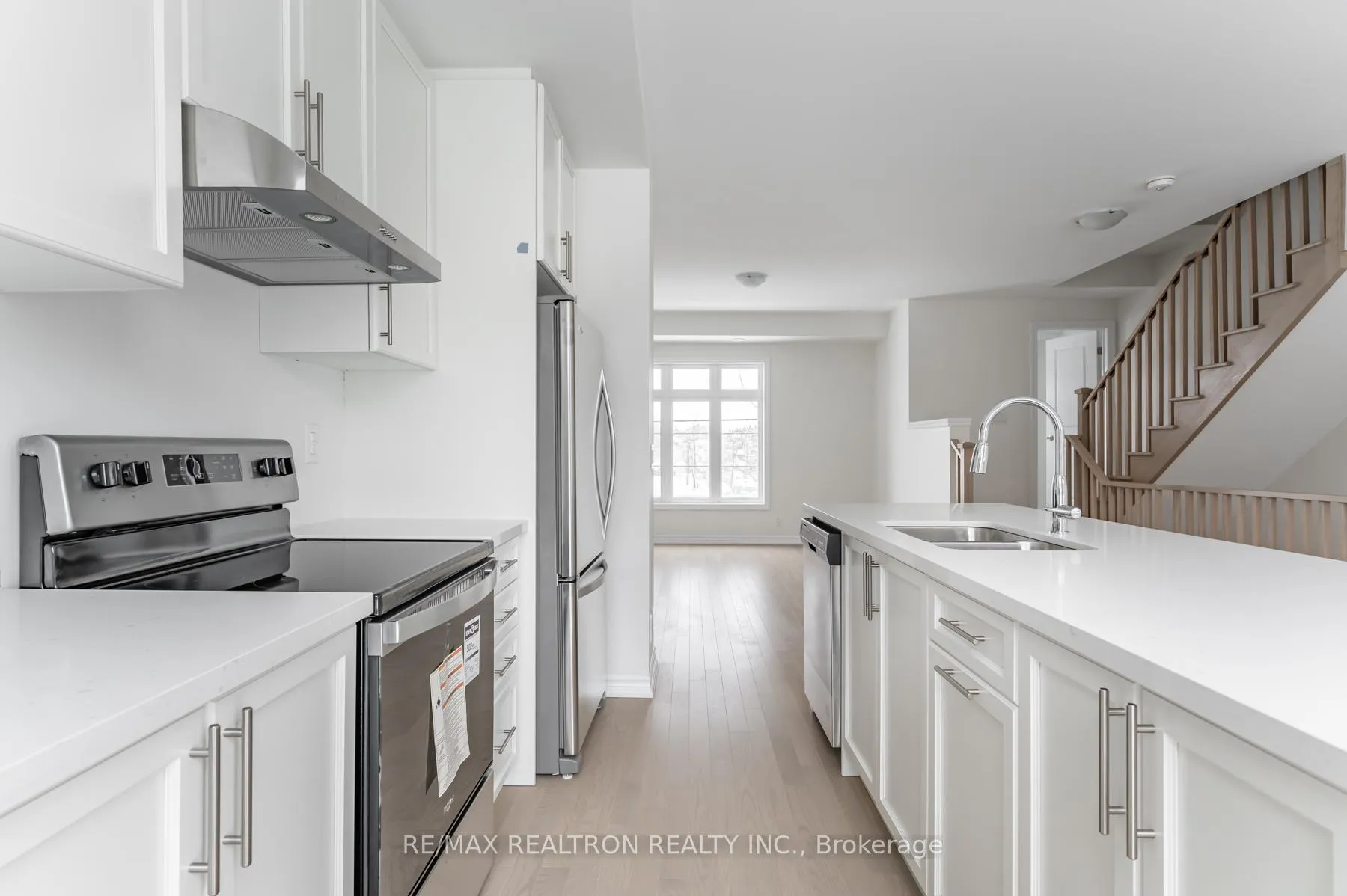 Photo 12 of 9706 Kennedy Road, Markham, Angus Glen — HOMEH