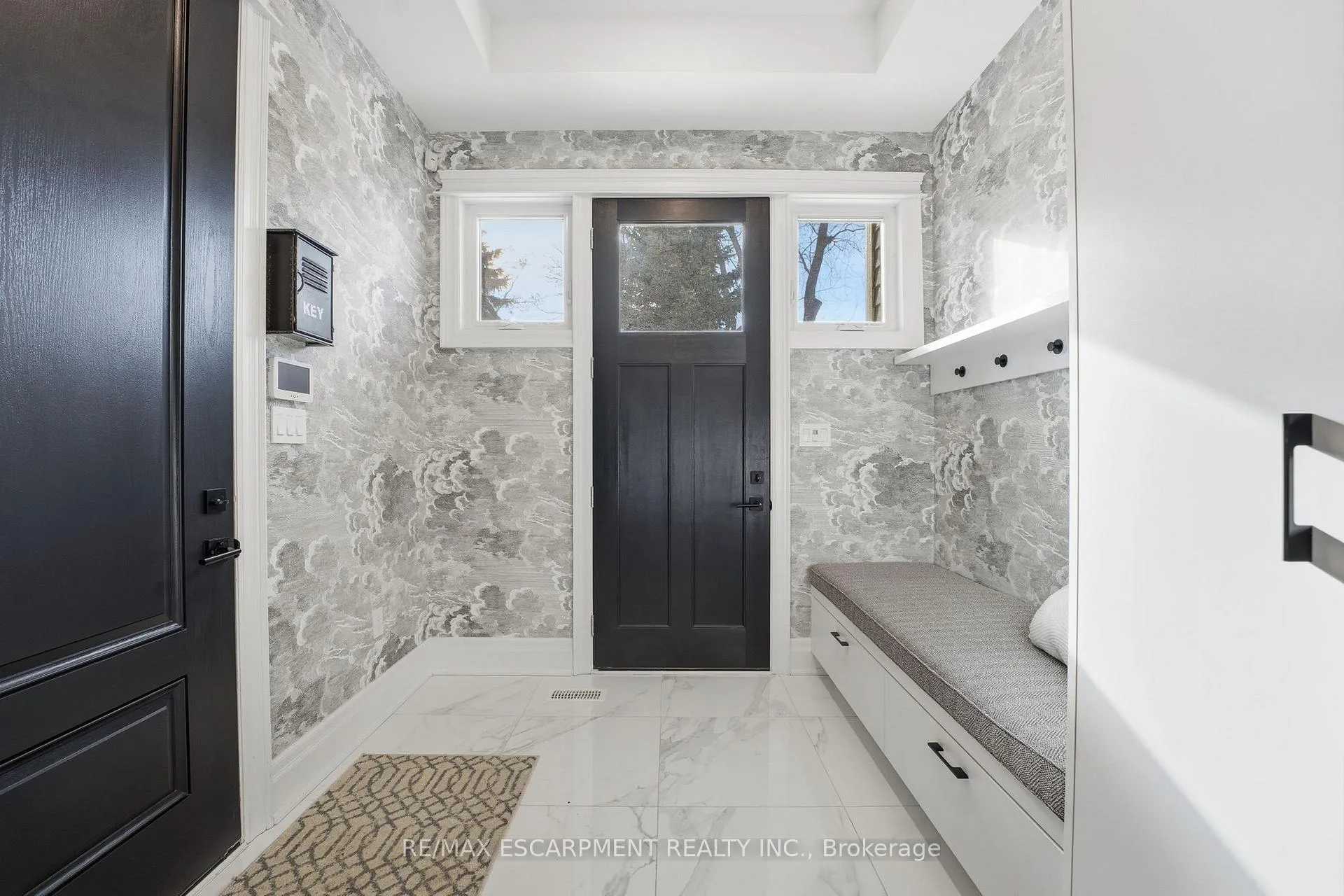 Photo 16 of Unit 3, 2265 Lakeshore Road, Burlington, Brant — HOMEH