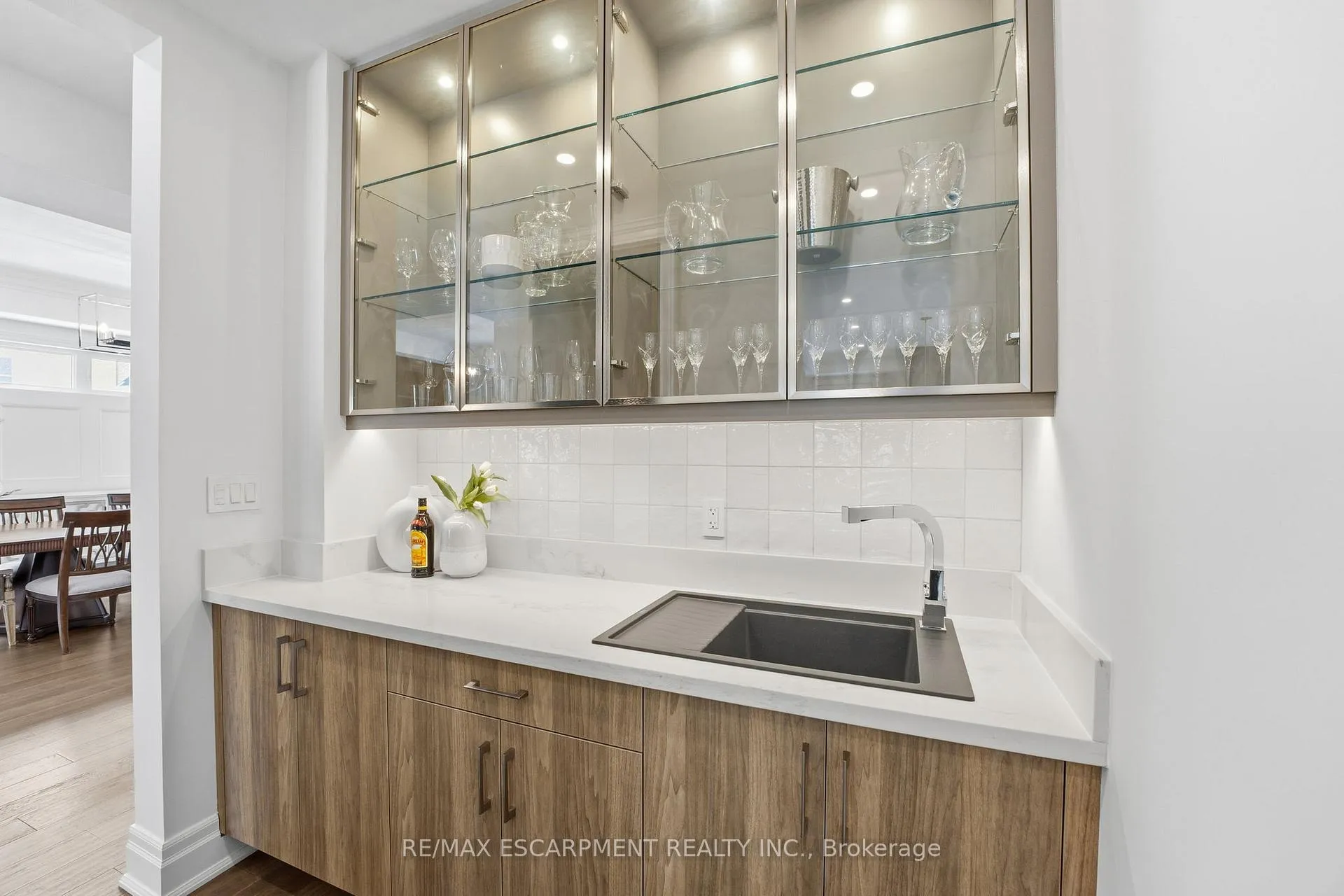 Photo 17 of Unit 3, 2265 Lakeshore Road, Burlington, Brant — HOMEH