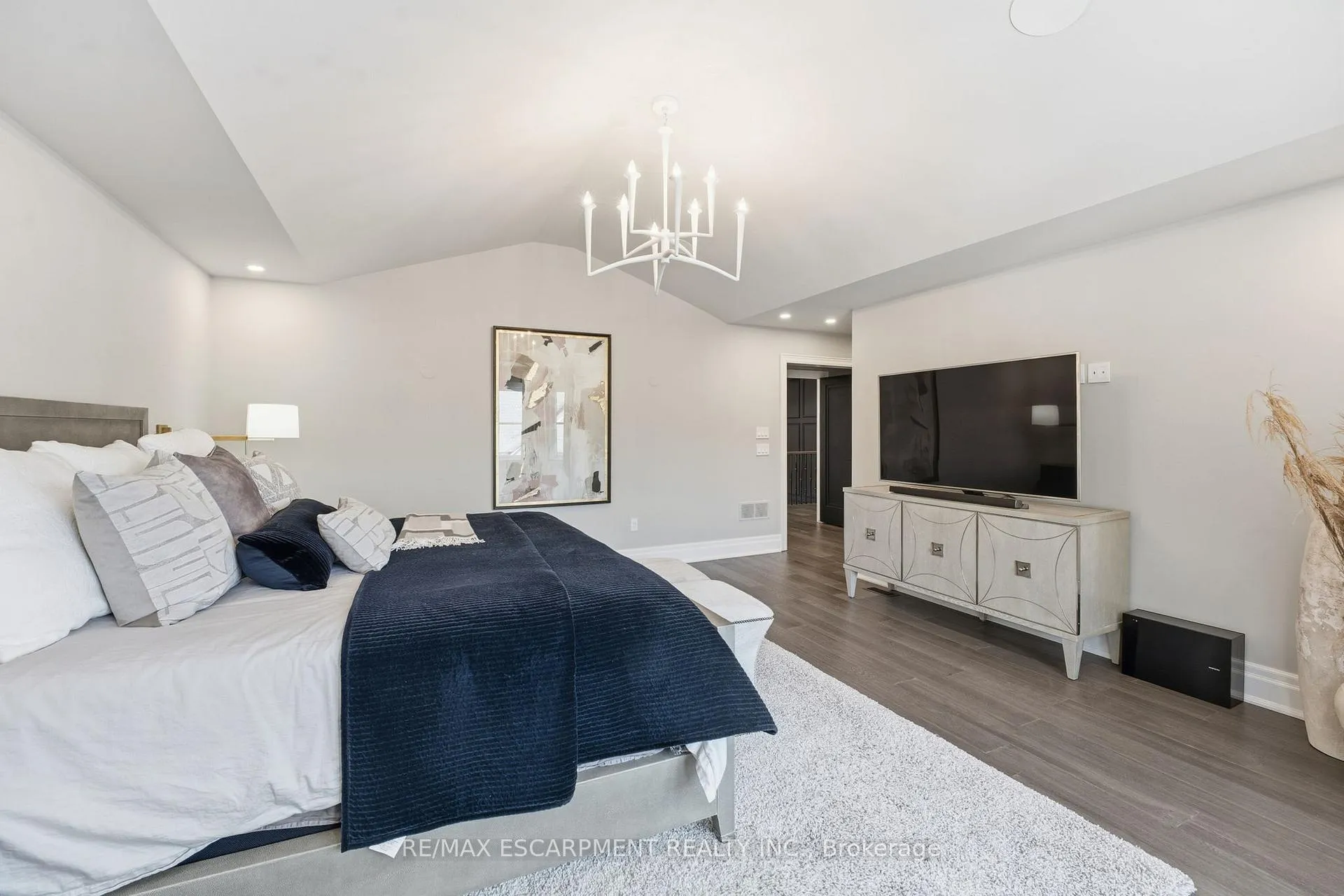 Photo 22 of Unit 3, 2265 Lakeshore Road, Burlington, Brant — HOMEH