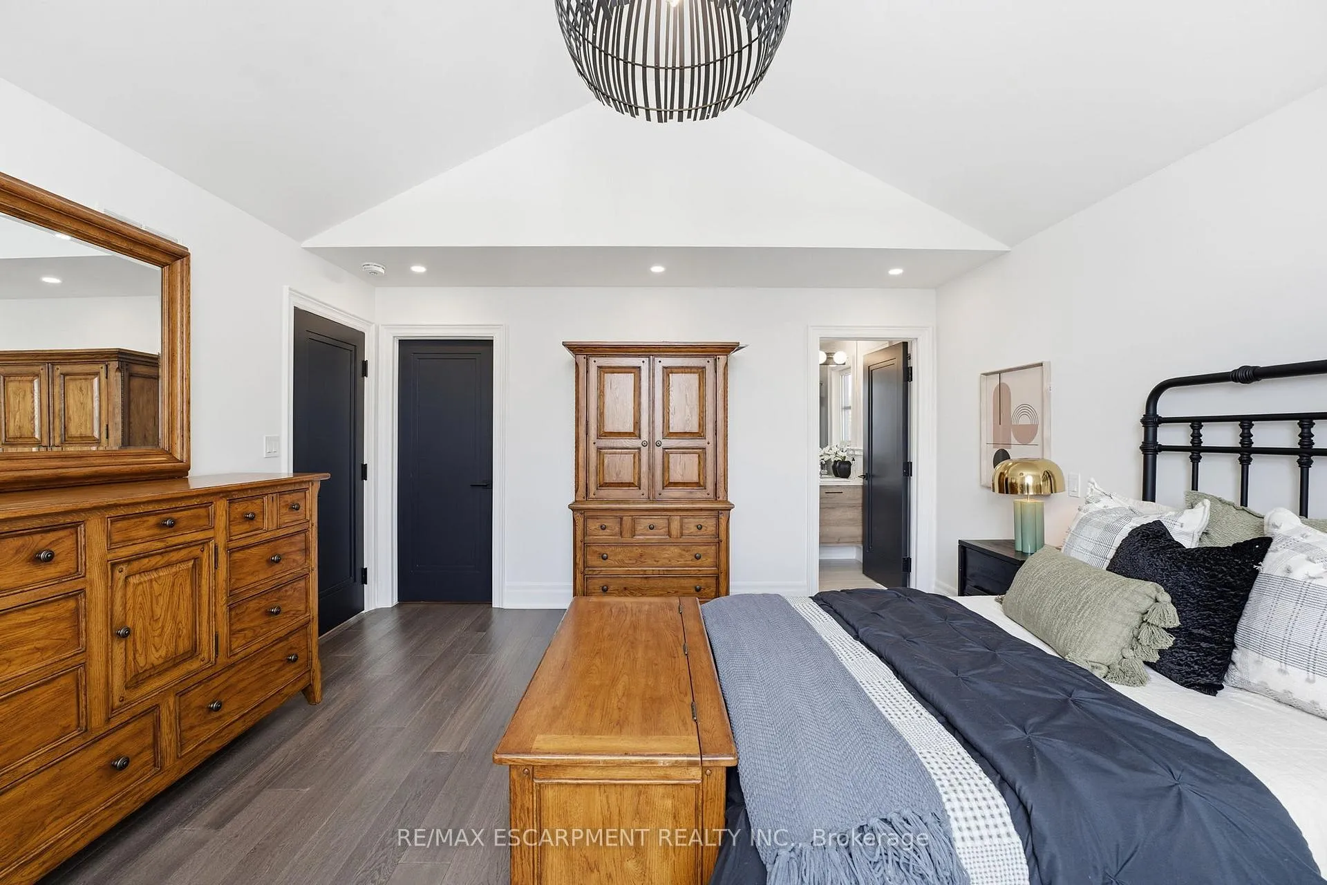 Photo 28 of Unit 3, 2265 Lakeshore Road, Burlington, Brant — HOMEH